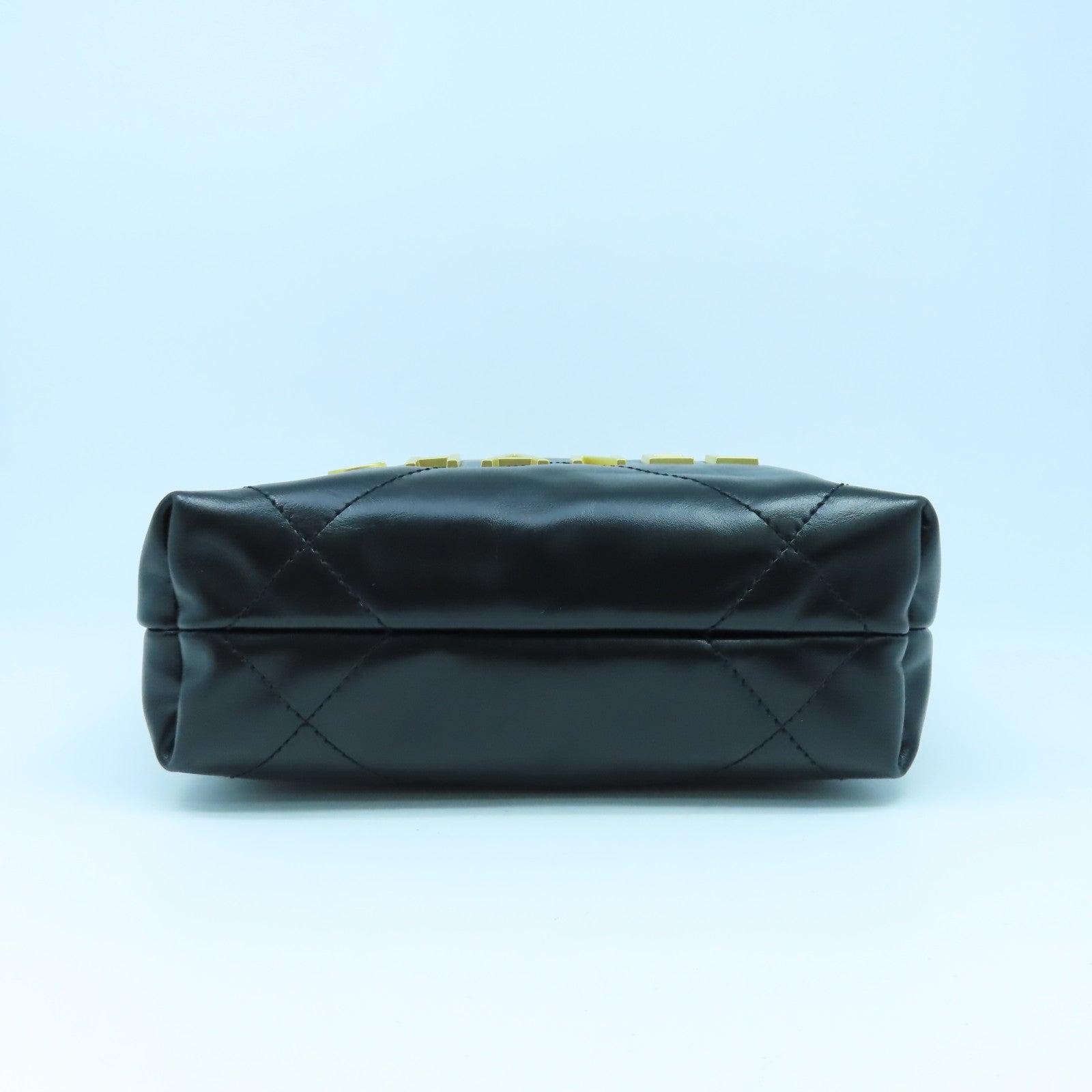 CHANEL 【激減優惠】菱格牛皮皮革Mini 22金扣鏈帶肩背袋黑色