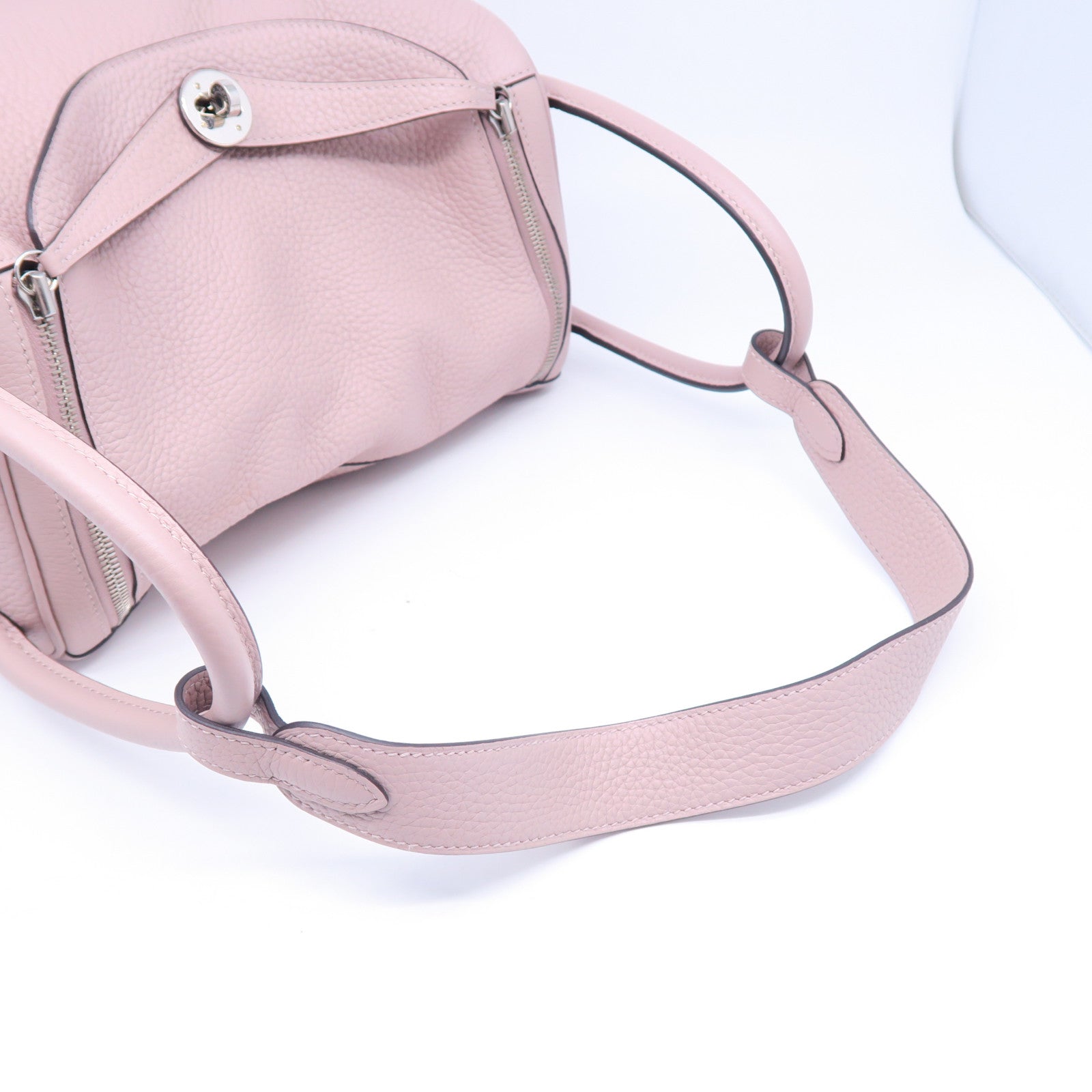 HERMES Taurillon Clemence皮革Lindy 30银扣手挽肩背两用袋粉红色