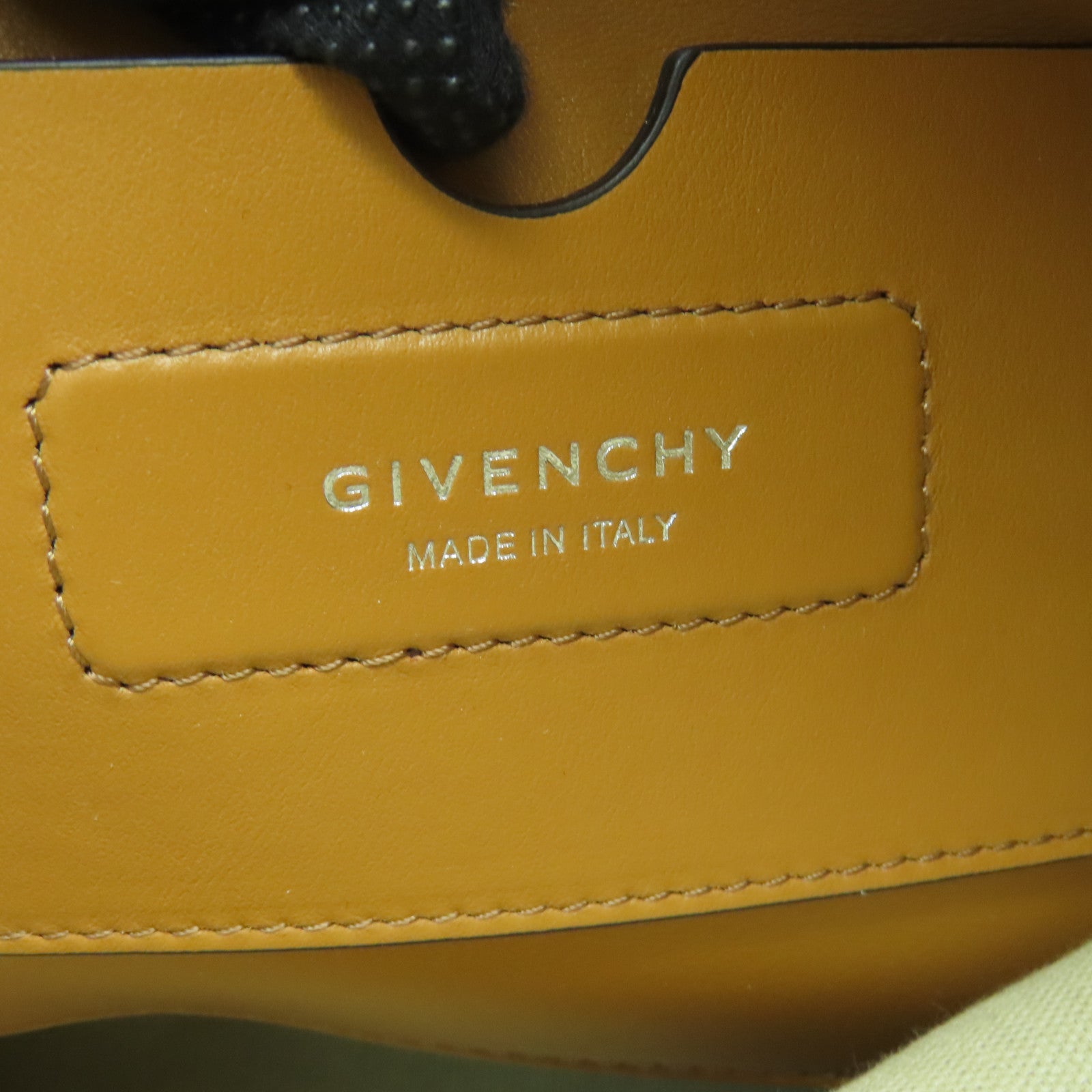GIVENCHY 牛皮皮革2 Way Shoulder Bag银扣手挽肩背两用袋啡色