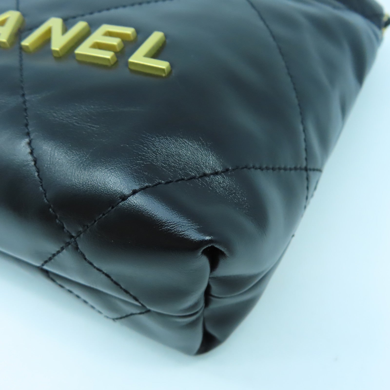 CHANEL 【激減優惠】菱格牛皮皮革Mini 22金扣鏈帶肩背袋黑色