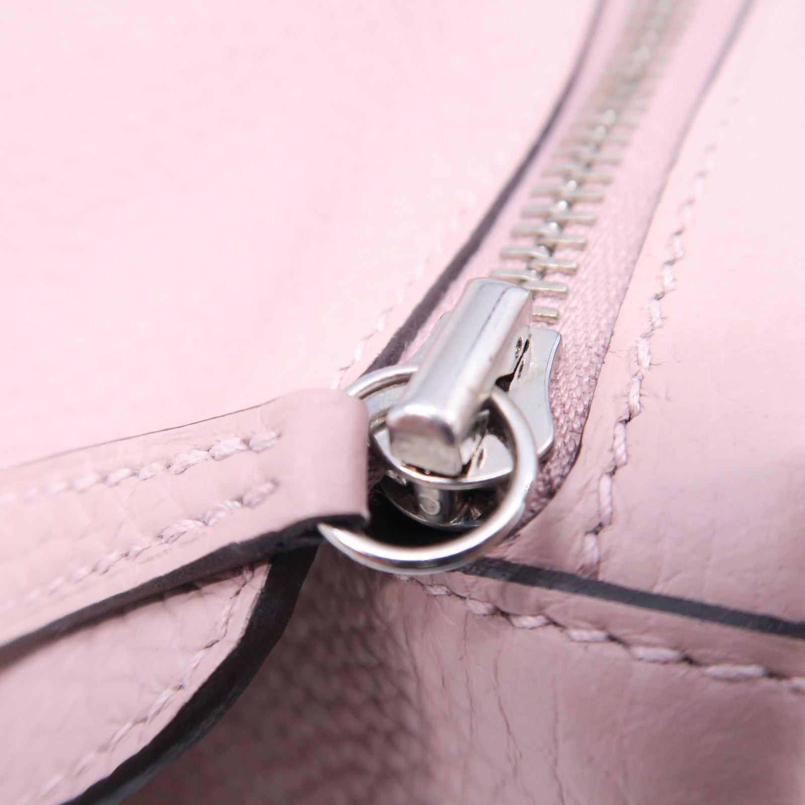 HERMES Taurillon Clemence皮革Lindy 30银扣手挽肩背两用袋粉红色