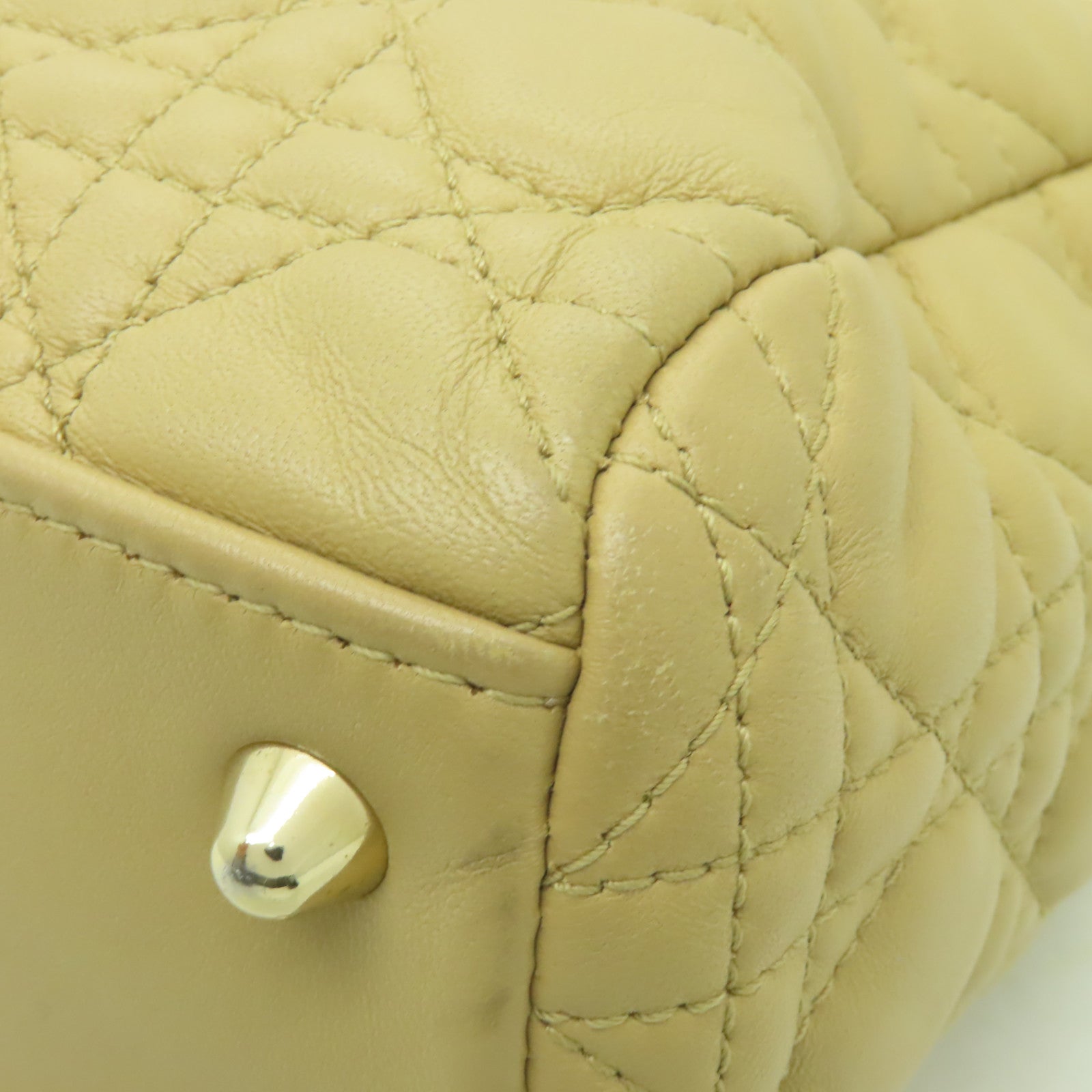 Dior 牛皮皮革Lady Dior金扣手挽袋米色