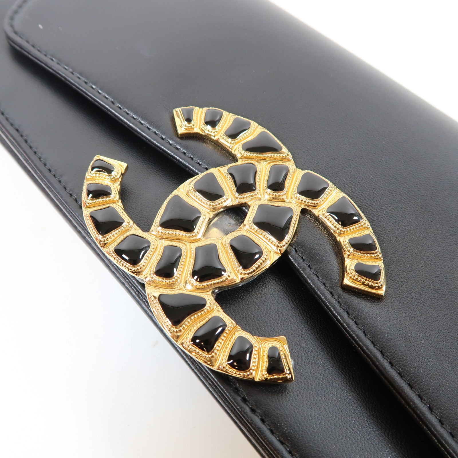 CHANEL 牛皮皮革Clutch金扣手拿包黑色
