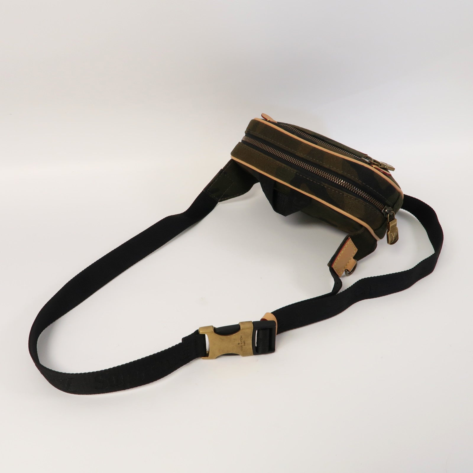 LOUIS VUITTON 帆布Supreme Camouflage Body Bag金扣肩背袋綠色