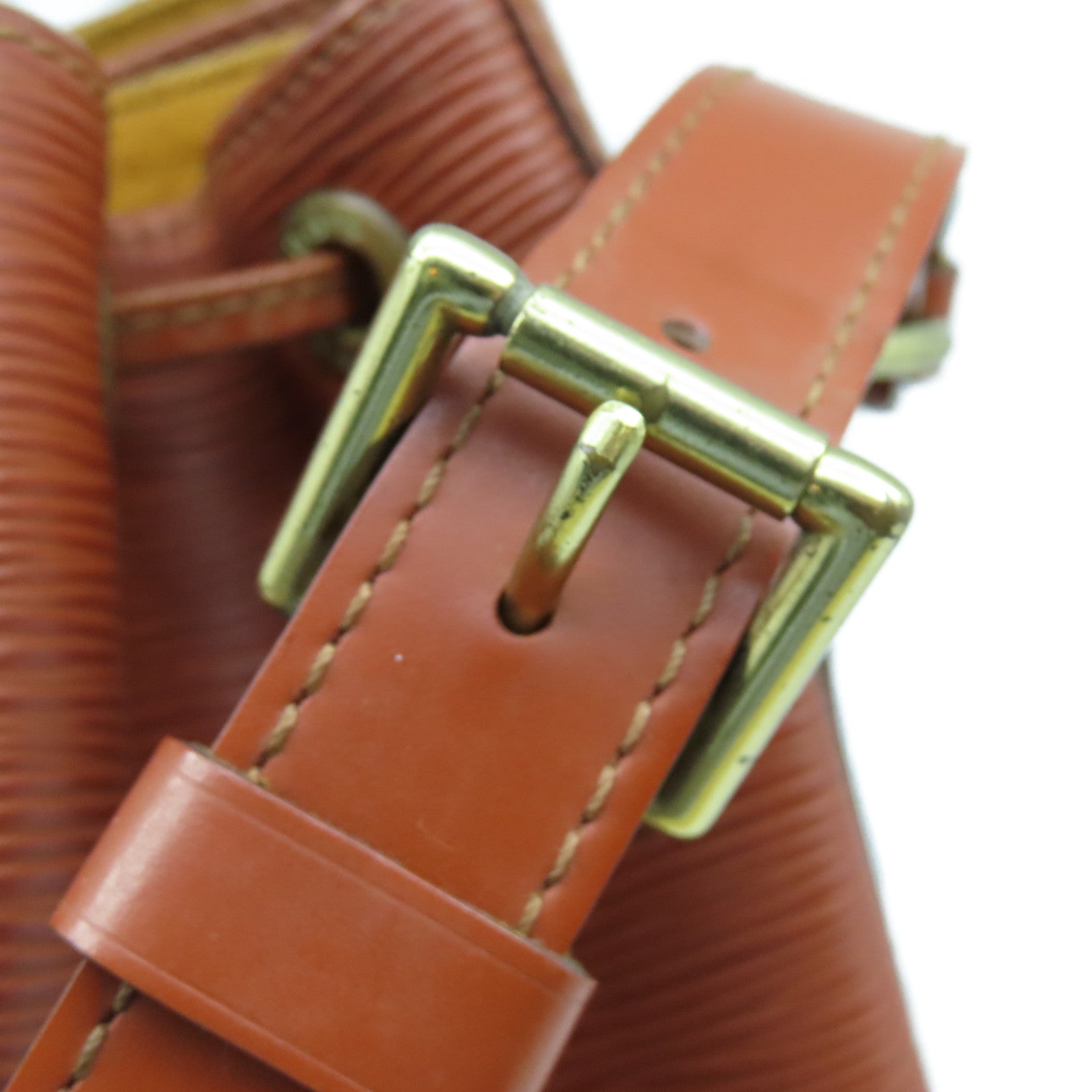 LOUIS VUITTON Epi Leather Noe Gold Buckle Shoulder Bag Brown