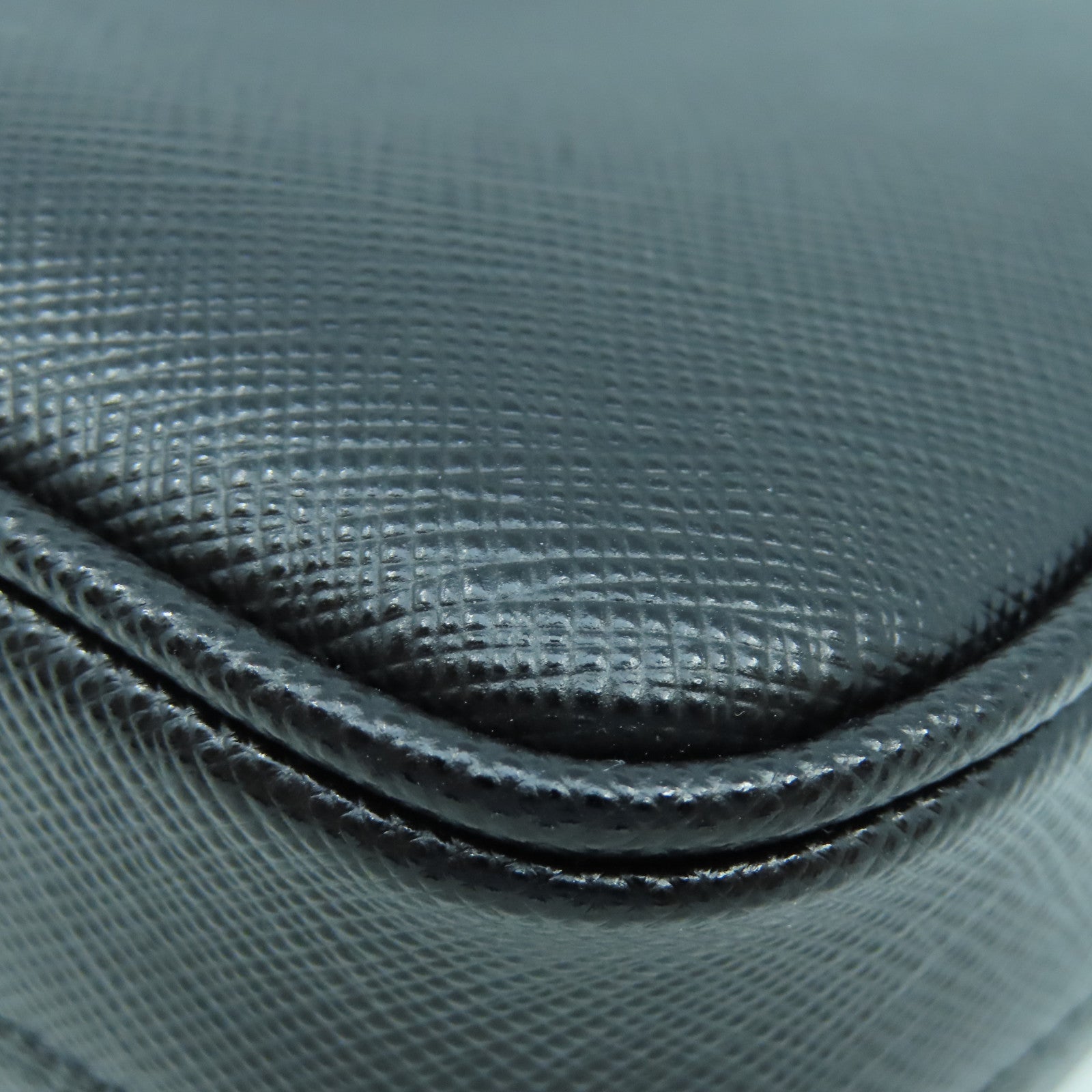 PRADA 牛皮皮革Shoulder Bag銀扣肩背袋黑色