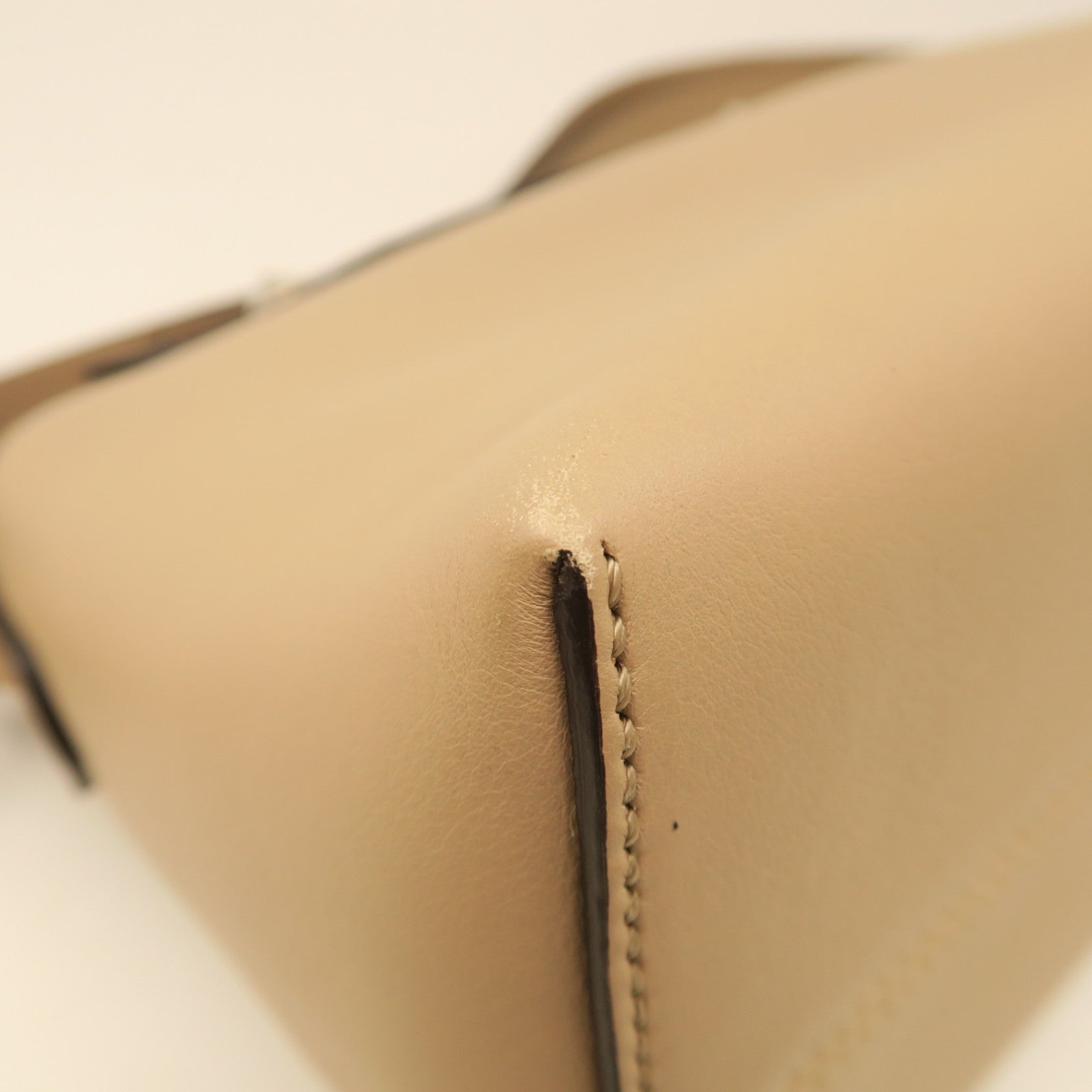 FENDI Cowhide Leather By The Way Medium Shoulder Bag Silver Buckle Beige