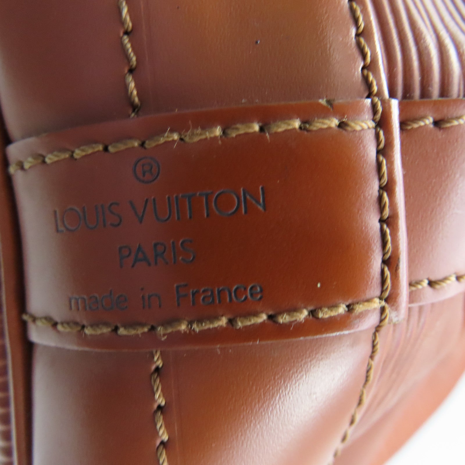 LOUIS VUITTON Epi Leather Noe Gold Buckle Shoulder Bag Brown