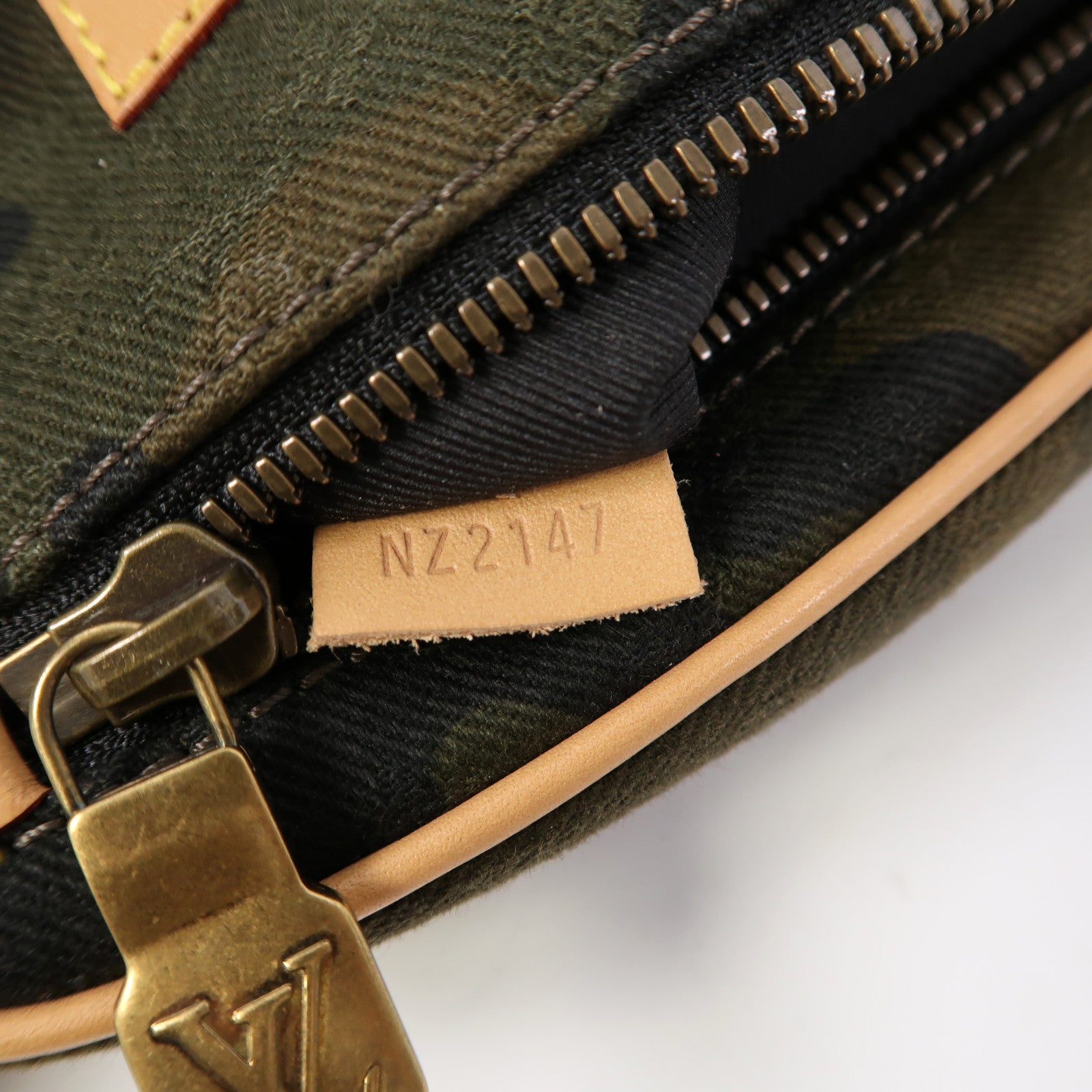 LOUIS VUITTON 帆布Supreme Camouflage Body Bag金扣肩背袋綠色