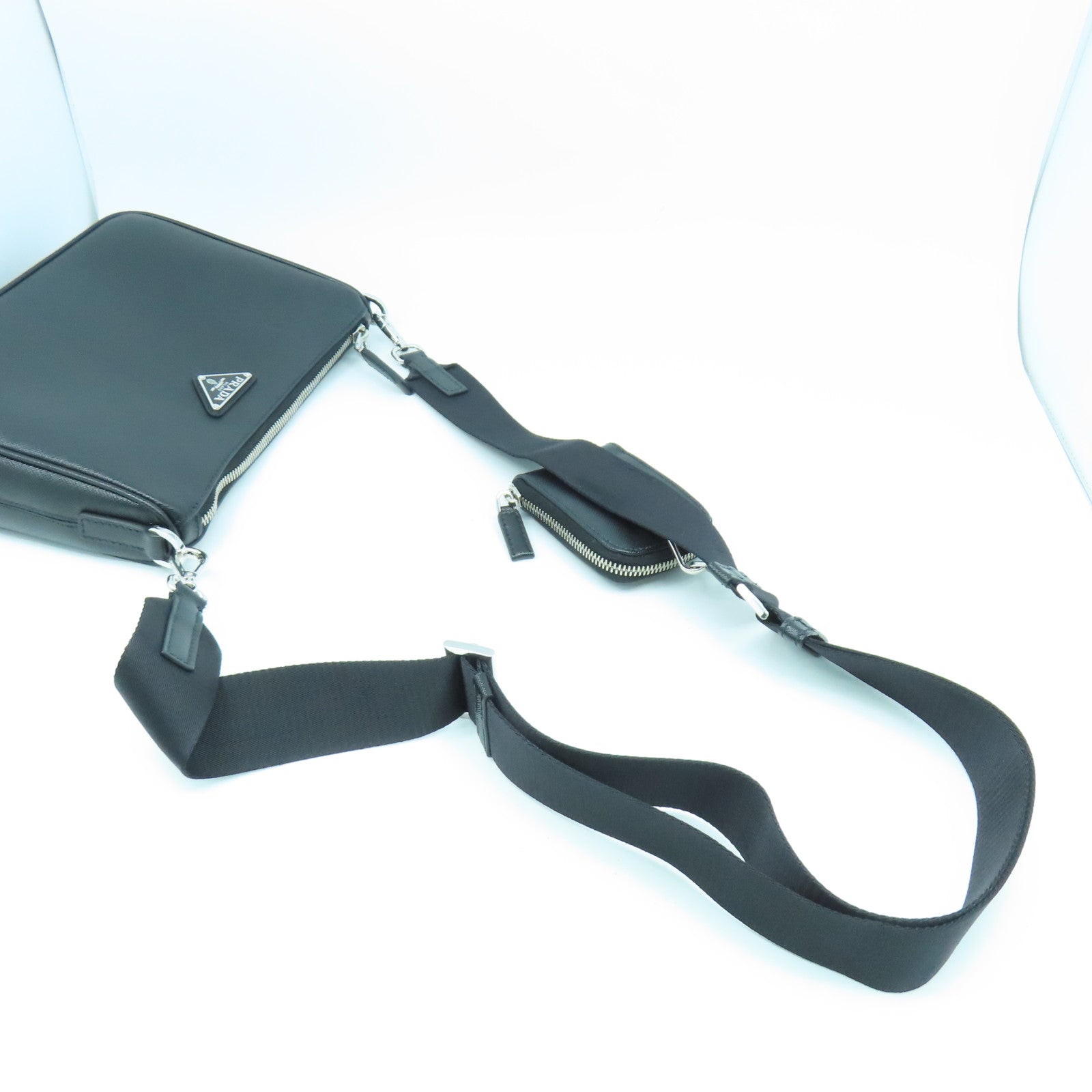 PRADA 牛皮皮革Shoulder Bag銀扣肩背袋黑色