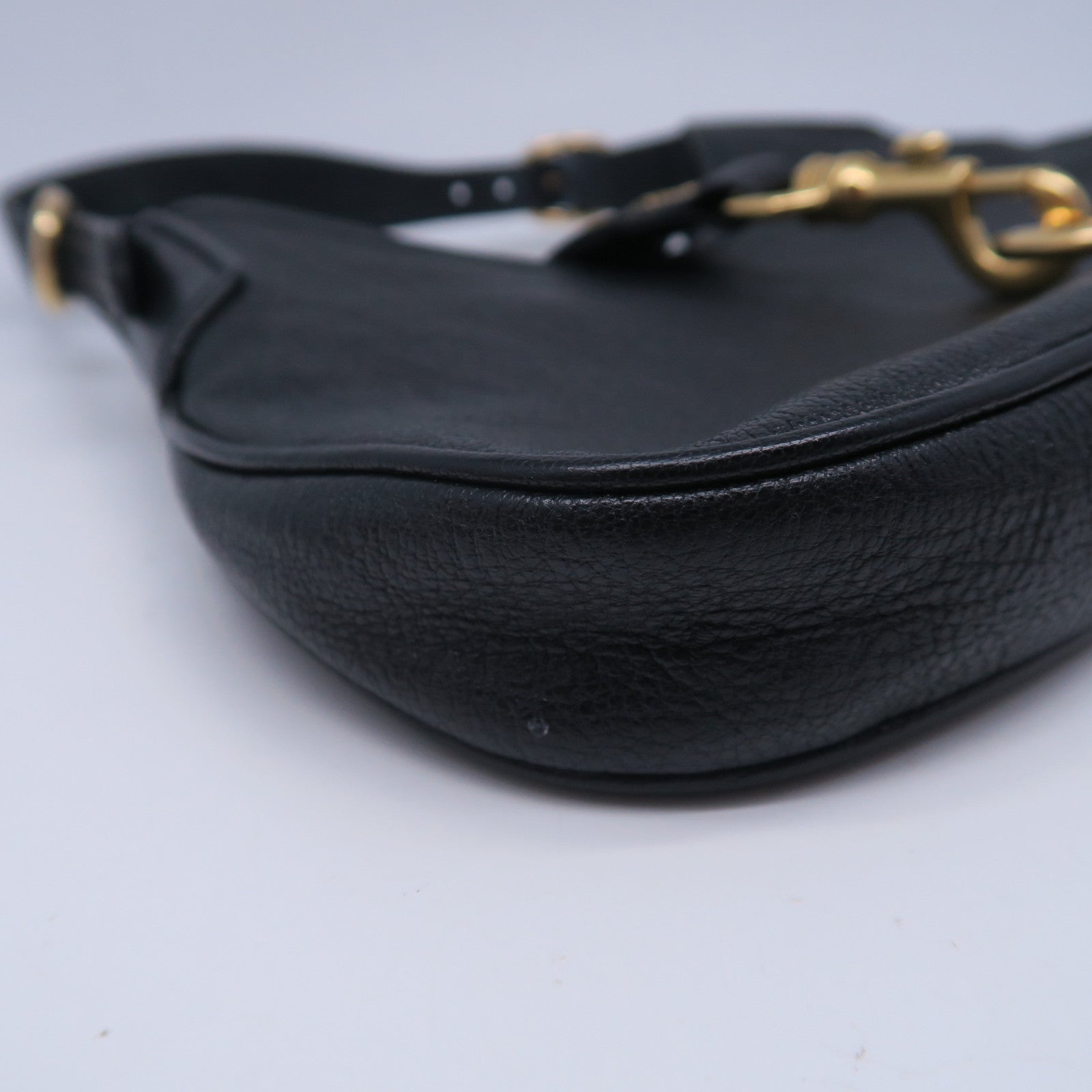 Miu Miu 牛皮皮革Shoulder Bag金扣肩背袋黑色