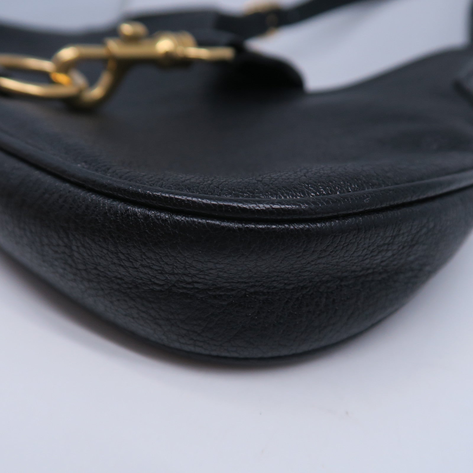 Miu Miu 牛皮皮革Shoulder Bag金扣肩背袋黑色