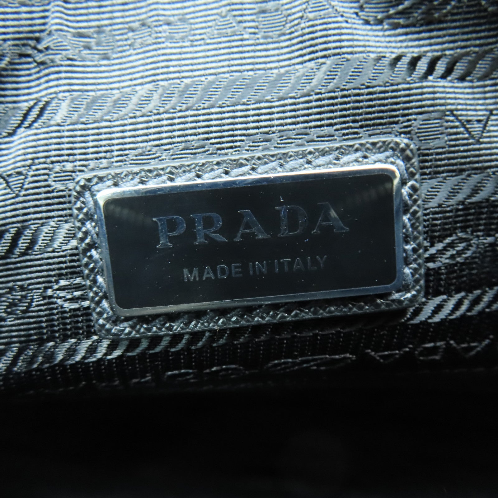PRADA 牛皮皮革Shoulder Bag銀扣肩背袋黑色