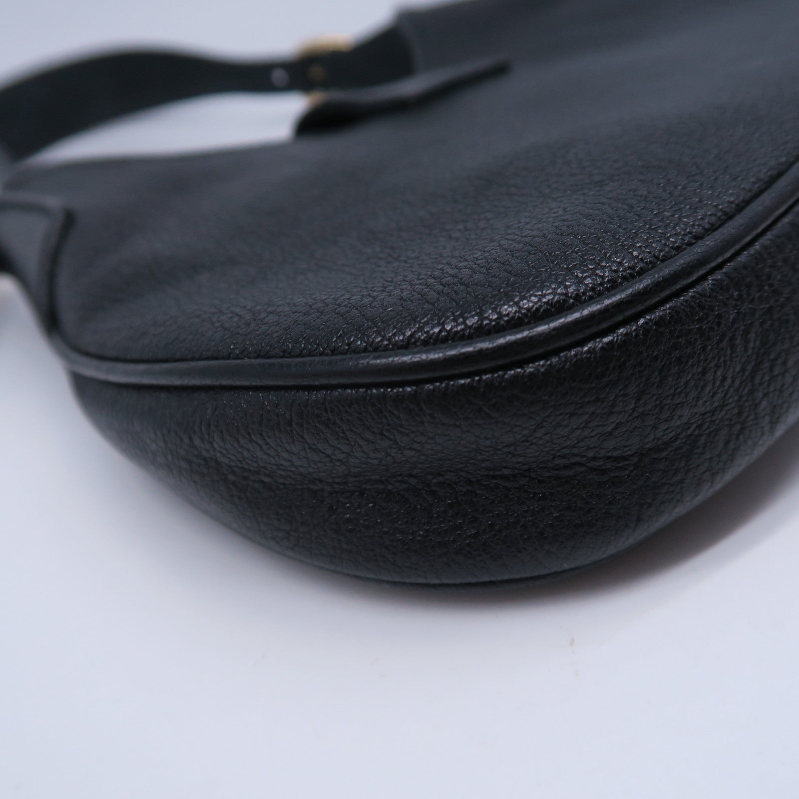 Miu Miu 牛皮皮革Shoulder Bag金扣肩背袋黑色