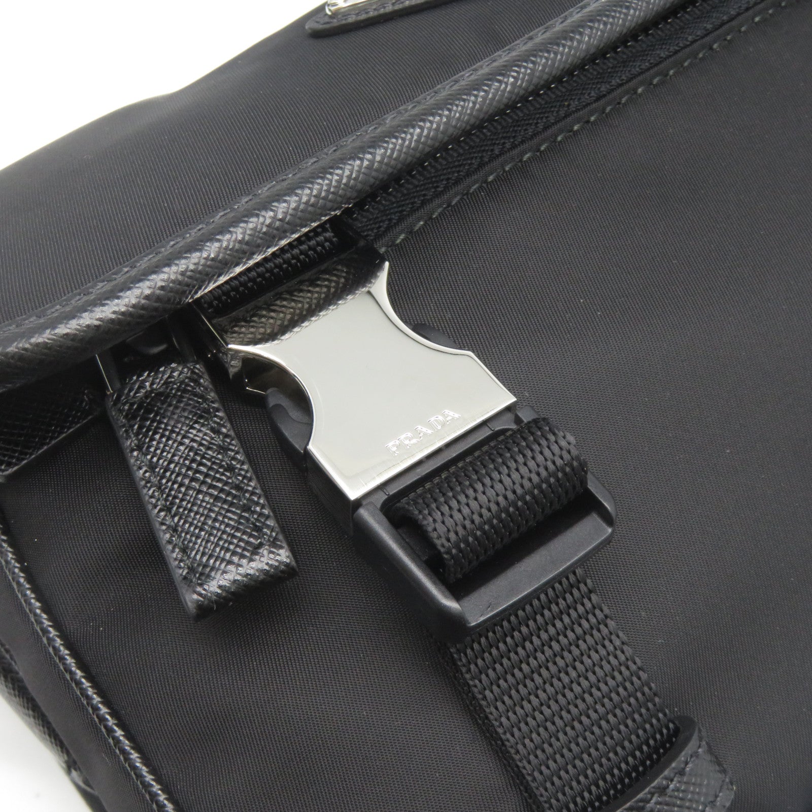 PRADA 尼龍/Saffiano皮革Shoulder Bag銀扣肩背袋黑色