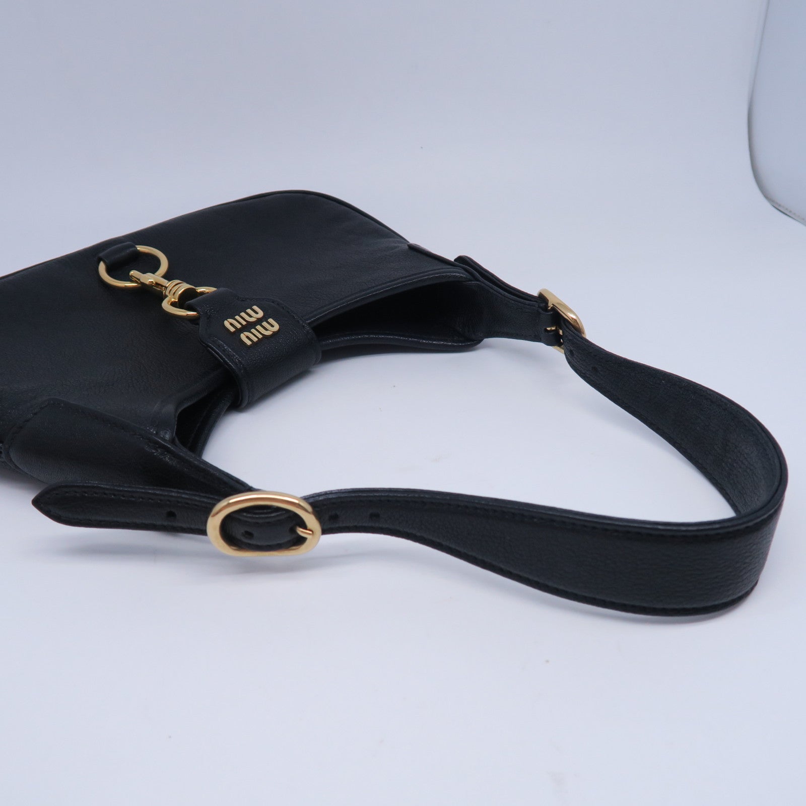 Miu Miu 牛皮皮革Shoulder Bag金扣肩背袋黑色