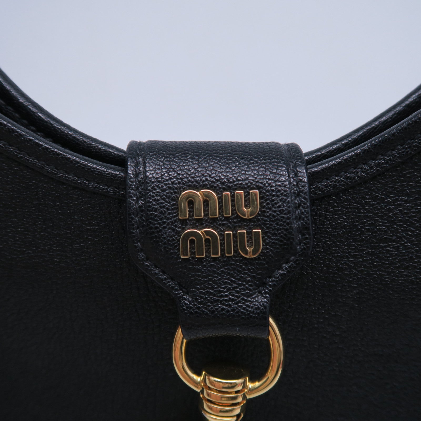 Miu Miu 牛皮皮革Shoulder Bag金扣肩背袋黑色