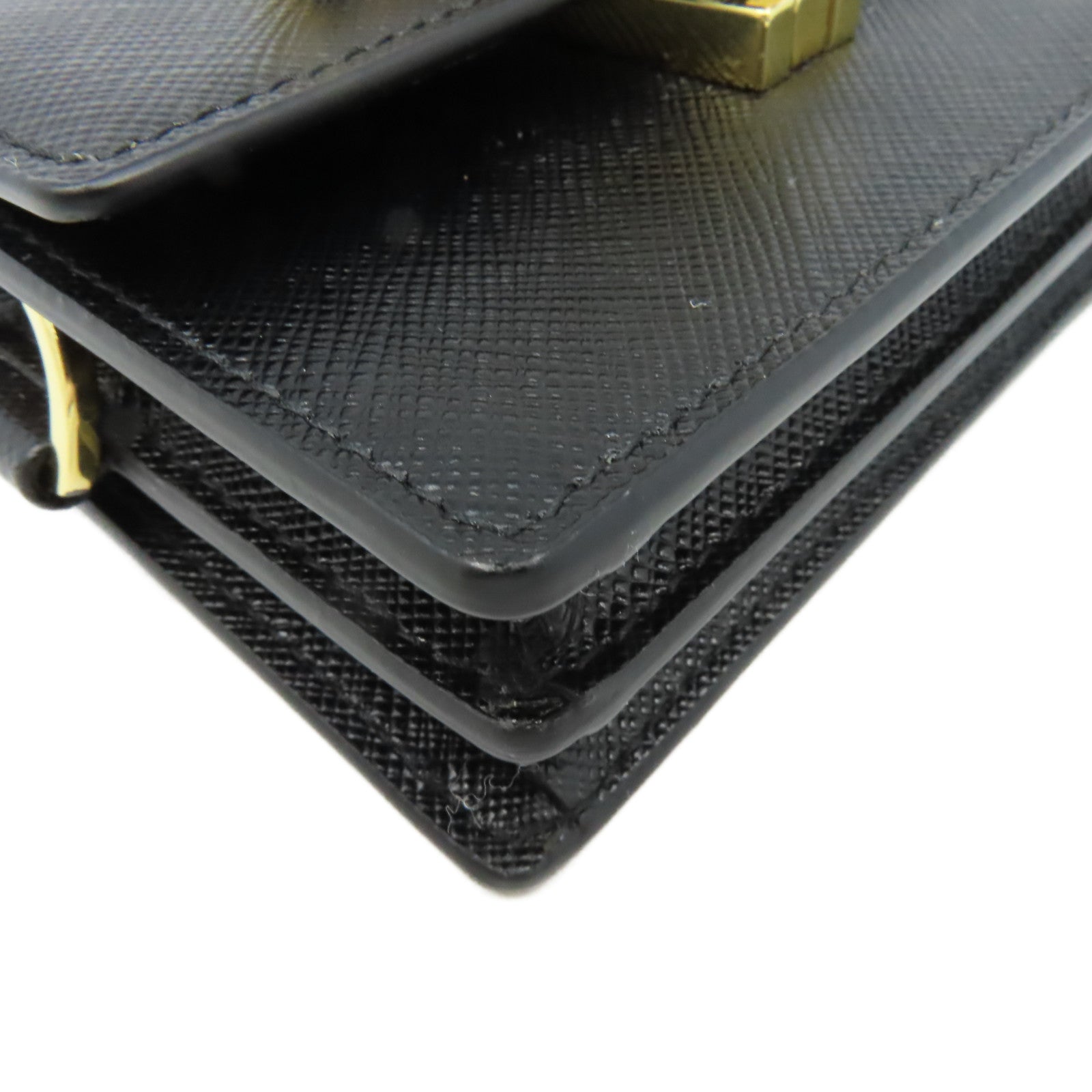 PRADA Saffiano皮革Shoulder Bag金扣肩背袋黑色