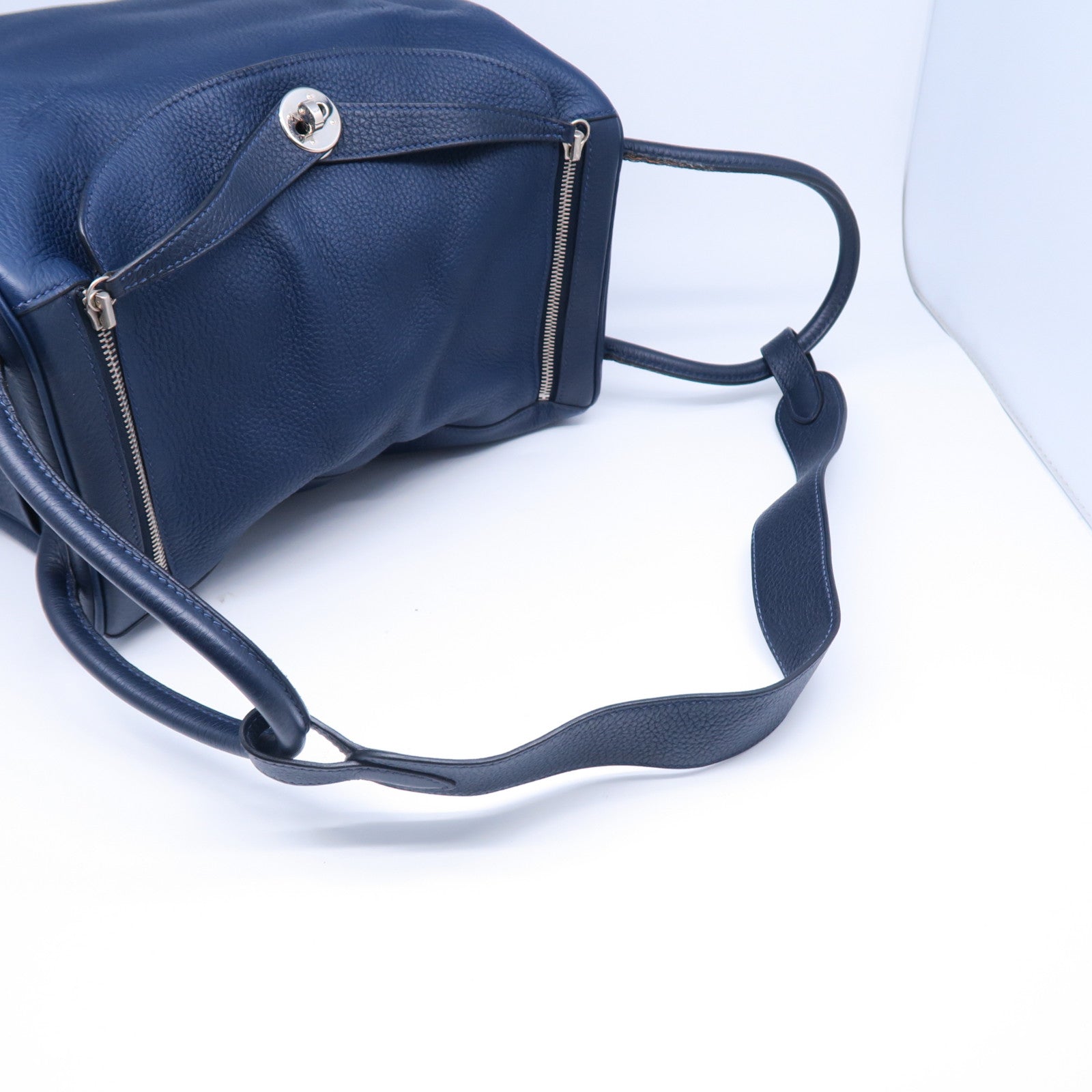 HERMES Taurillon Clemence皮革Lindy 34銀扣手挽肩背兩用袋藍色