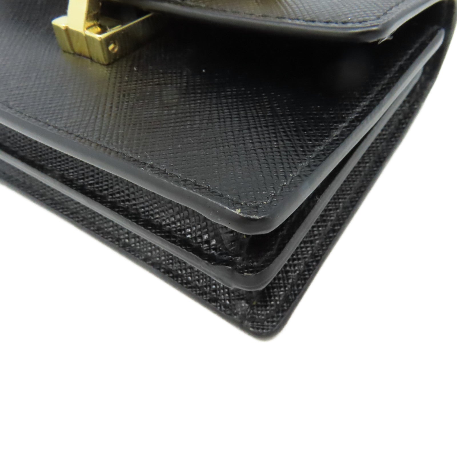 PRADA Saffiano皮革Shoulder Bag金扣肩背袋黑色