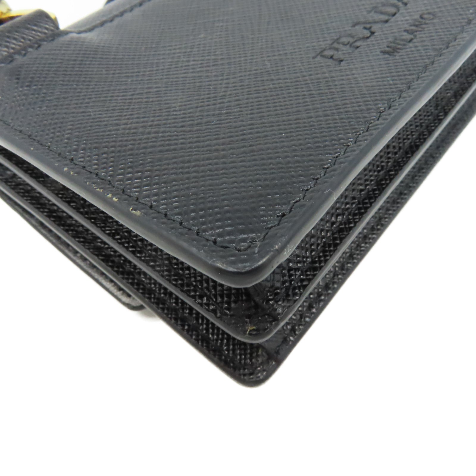 PRADA Saffiano皮革Shoulder Bag金扣肩背袋黑色