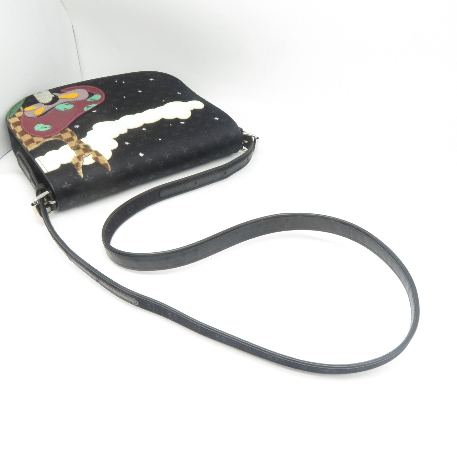 LOUIS VUITTON Monogram Satin Comte De Fe Musette銀扣肩背袋黑色