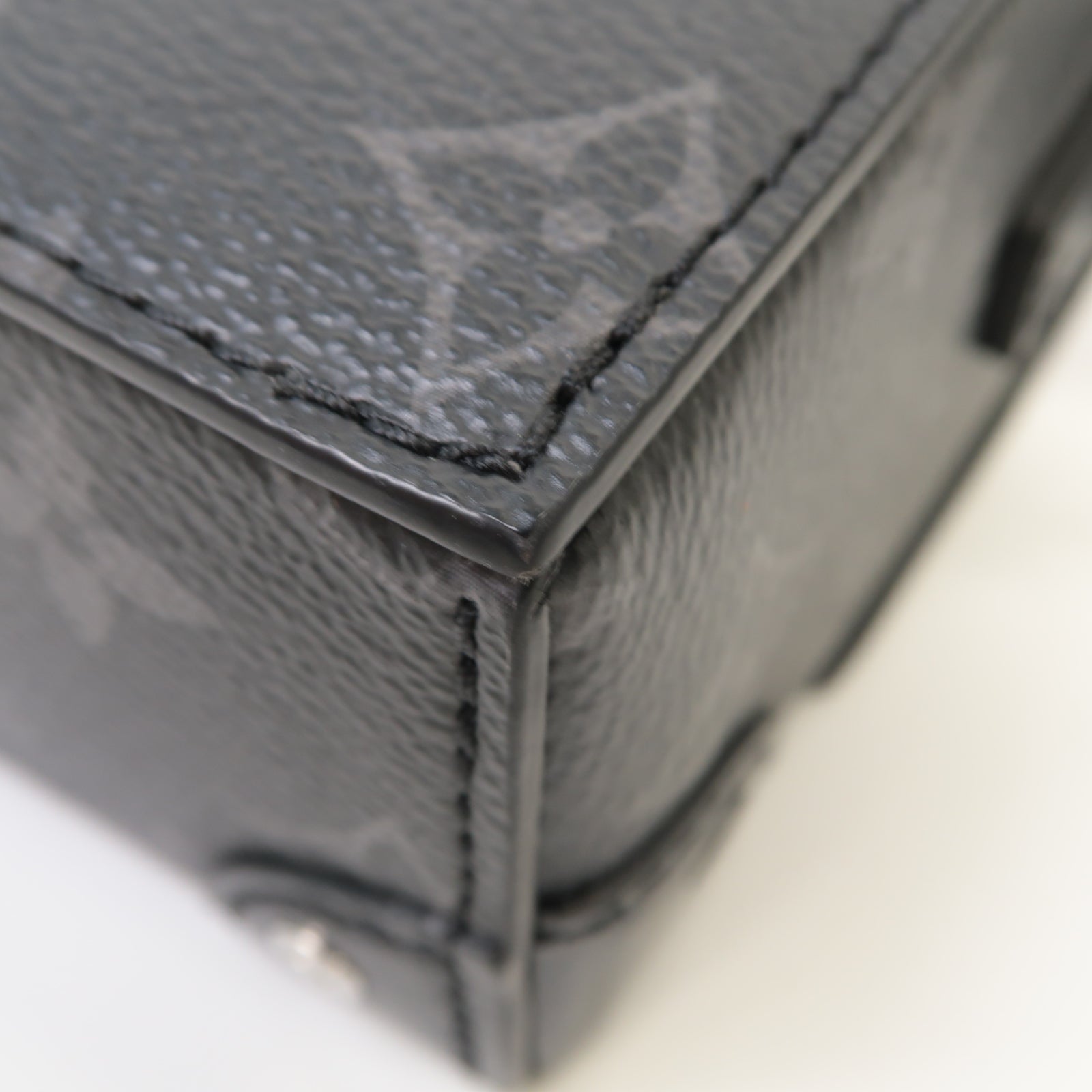 LOUIS VUITTON Monogram Eclipse Steamer肩背袋黑色