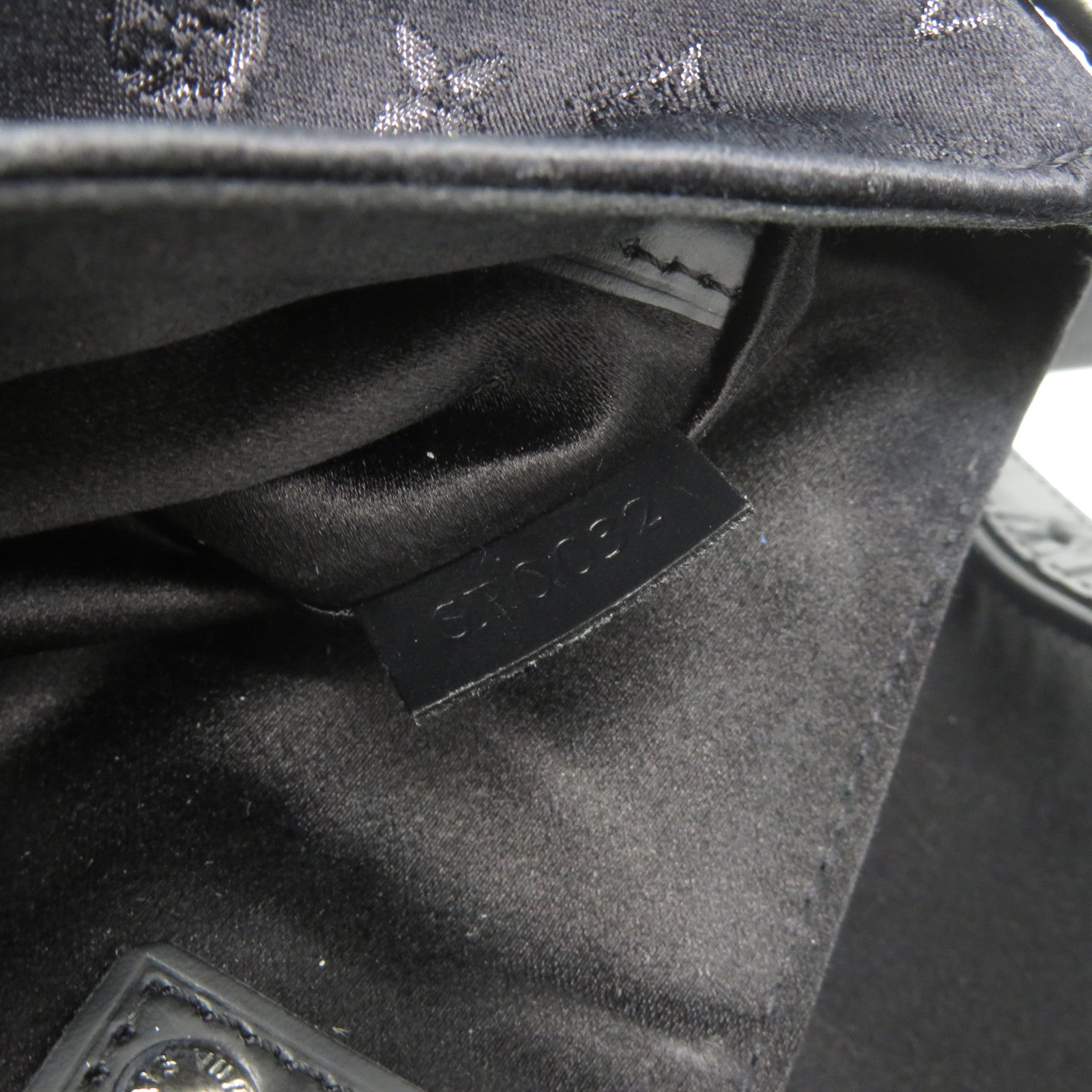 LOUIS VUITTON Monogram Satin Comte De Fe Musette銀扣肩背袋黑色