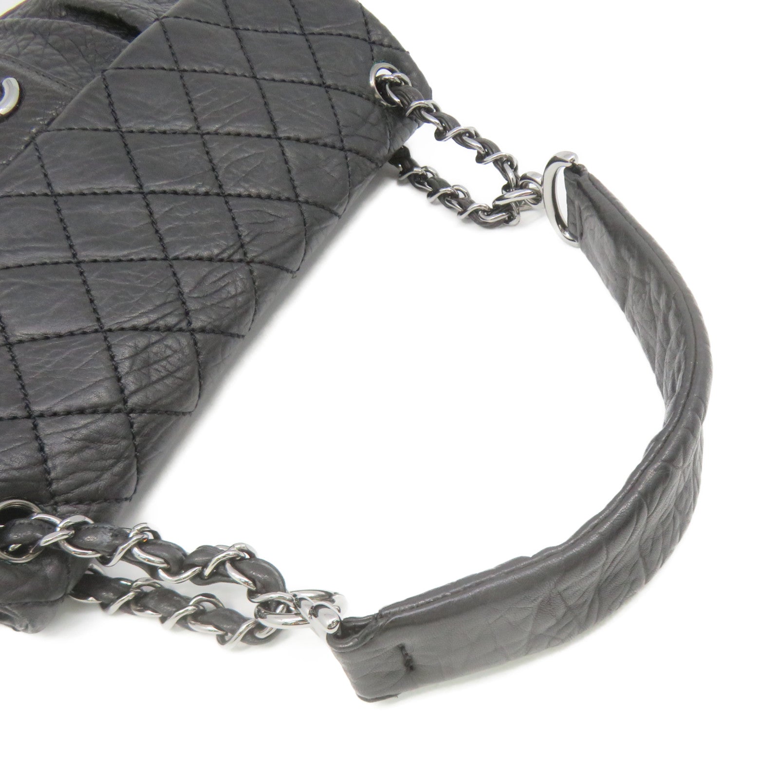 CHANEL rhombic cowhide leather Shoulder Bag silver buckle chain shoulder bag black