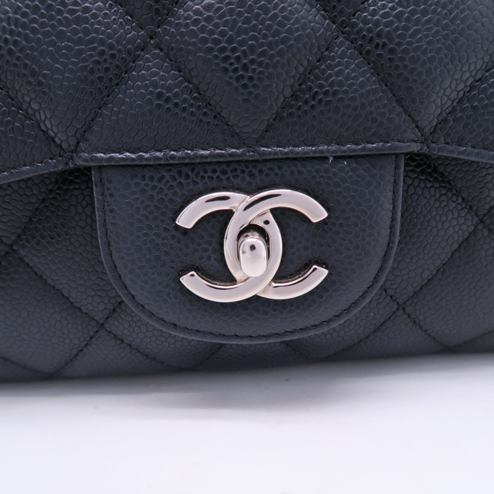 CHANEL 【激減優惠】菱格Caviar皮革Classic Jumbo銀扣鏈帶肩背袋黑色