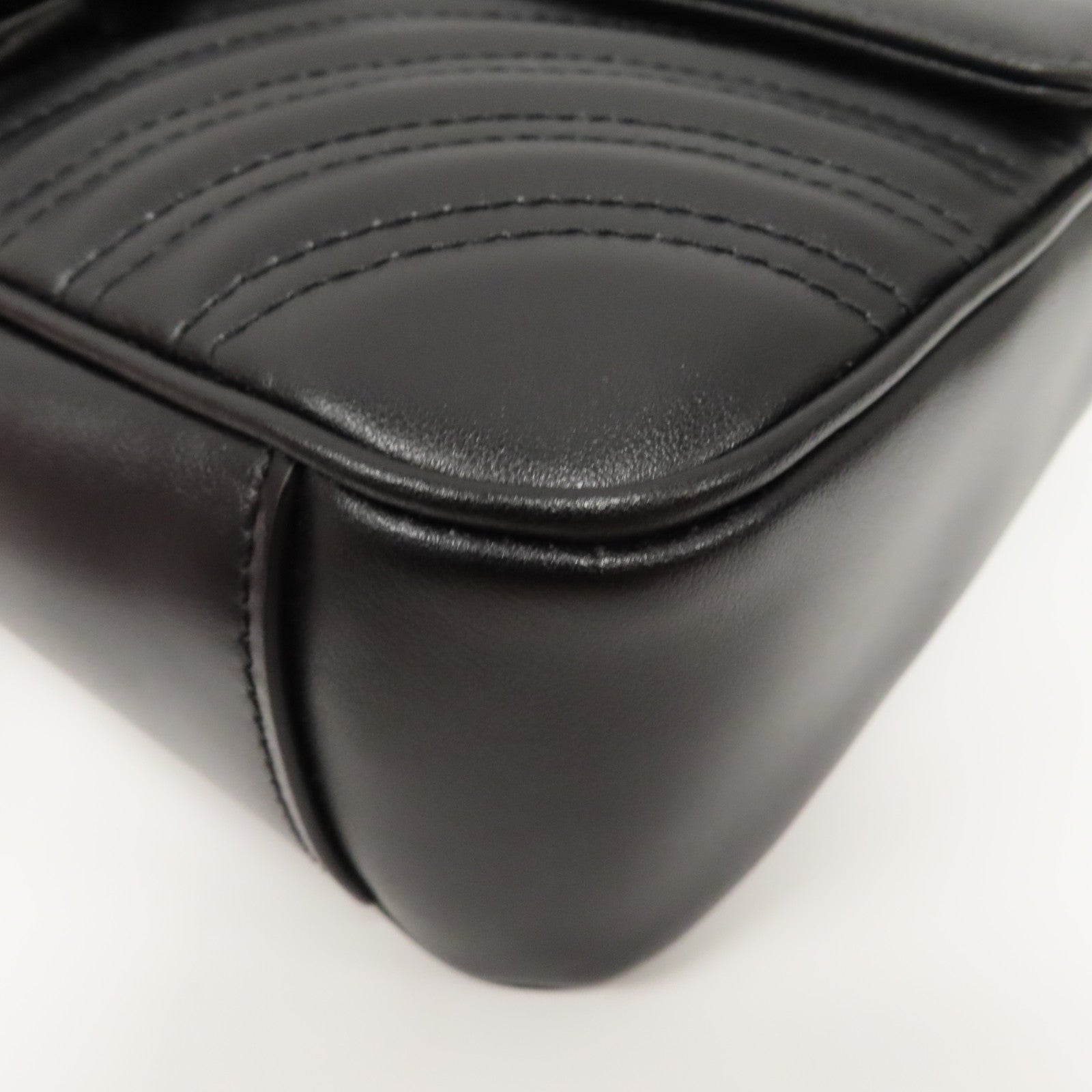 GUCCI 牛皮皮革GG Marmont鏈帶肩背袋黑色