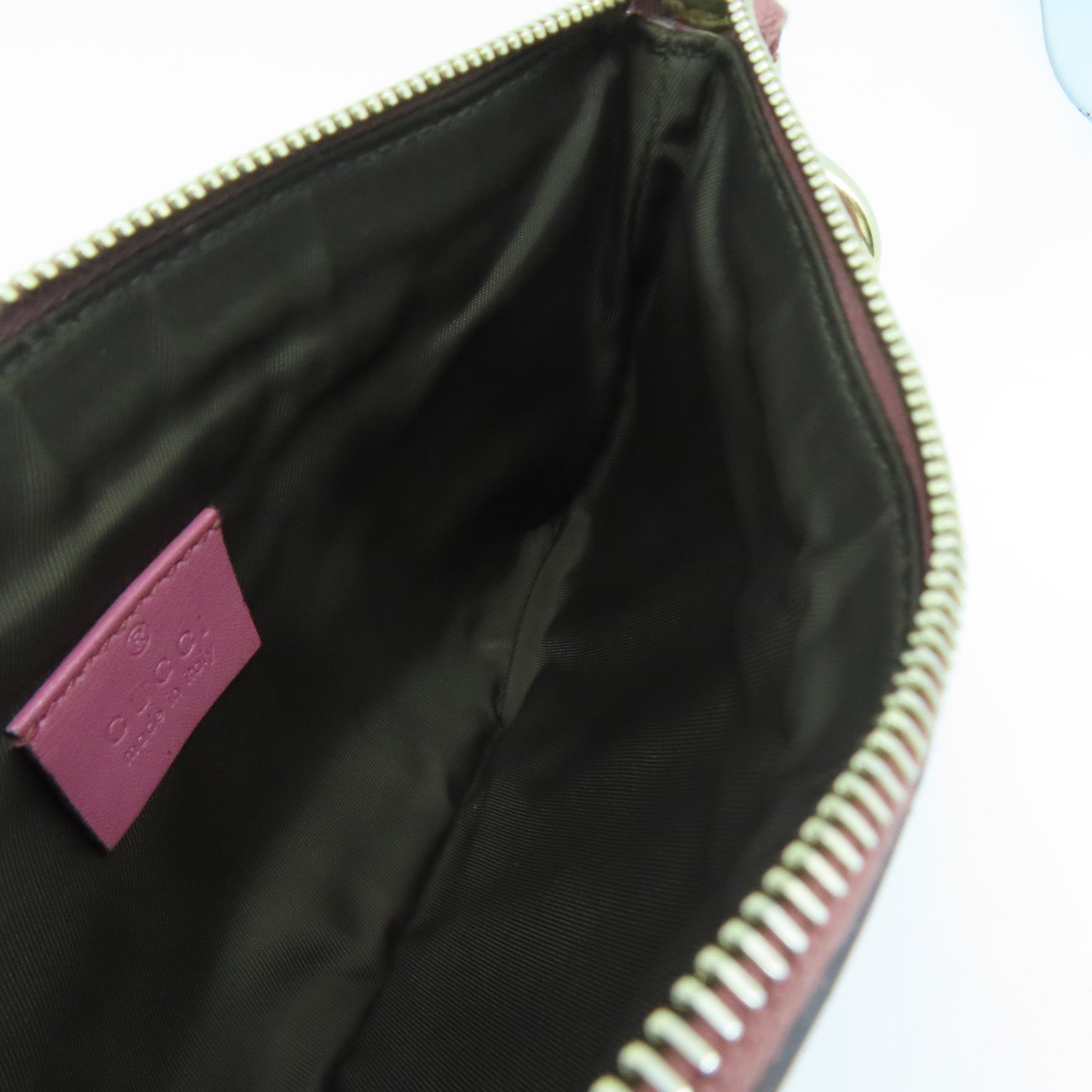 GUCCI 牛皮皮革Pouch金扣手拿包粉紅色