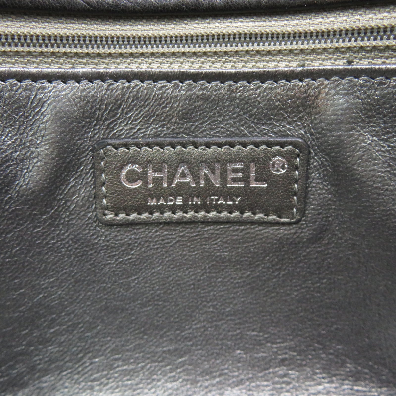 CHANEL rhombic cowhide leather Shoulder Bag silver buckle chain shoulder bag black