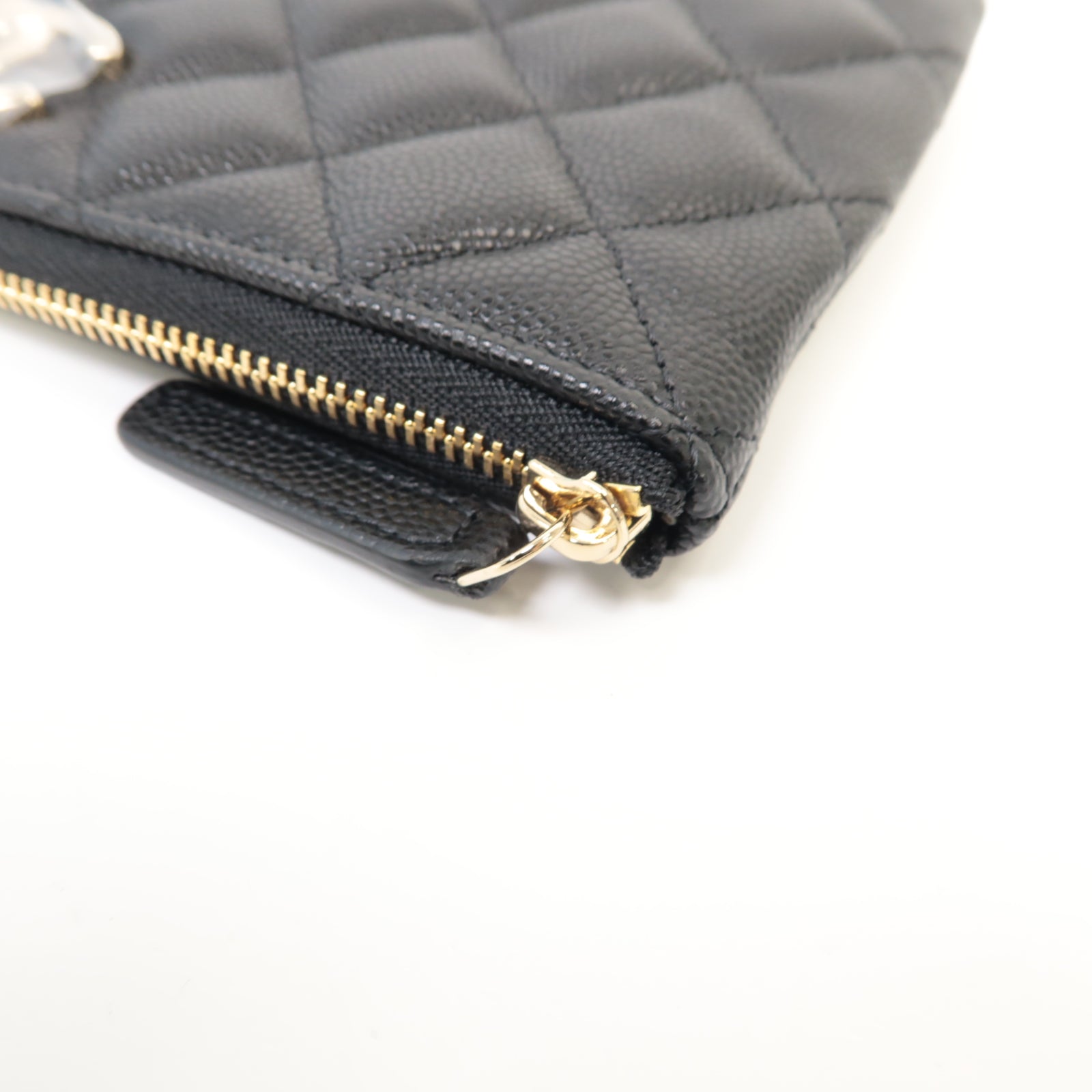 CHANEL 菱格Caviar皮革Pouch金扣手拿包黑色