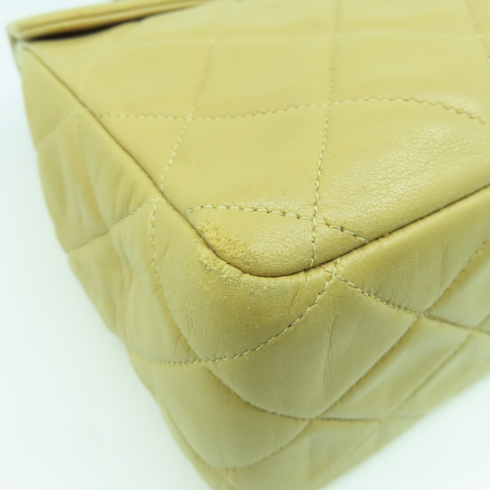 CHANEL 菱格牛皮皮革Chain Shoulder Bag鏈帶肩背袋米色