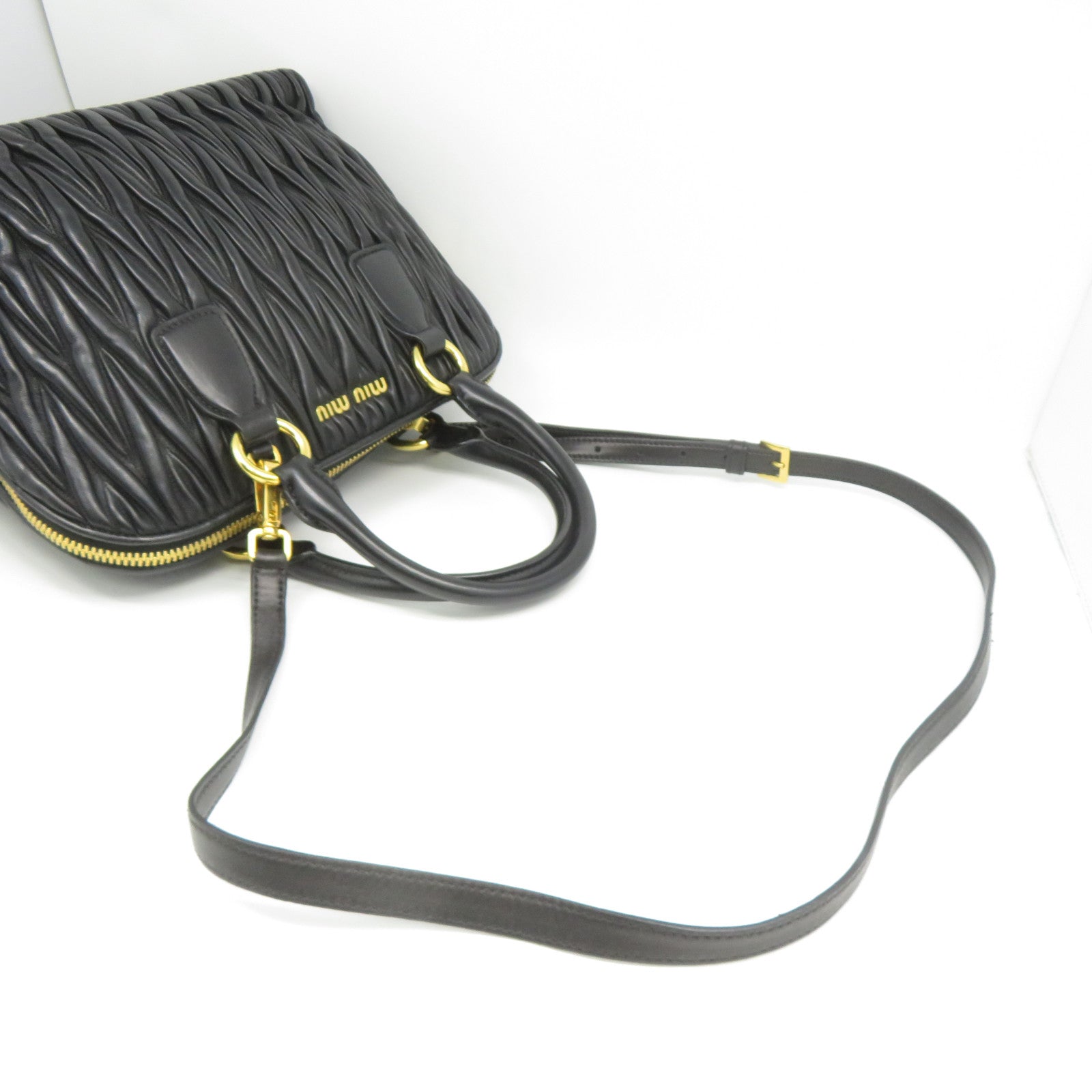 Miu Miu 牛皮皮革2 Way Shoulder金扣手挽肩背兩用袋黑色