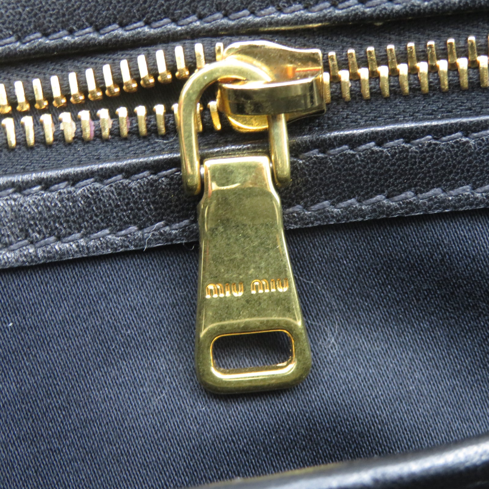 Miu Miu 牛皮皮革2 Way Shoulder金扣手挽肩背兩用袋黑色