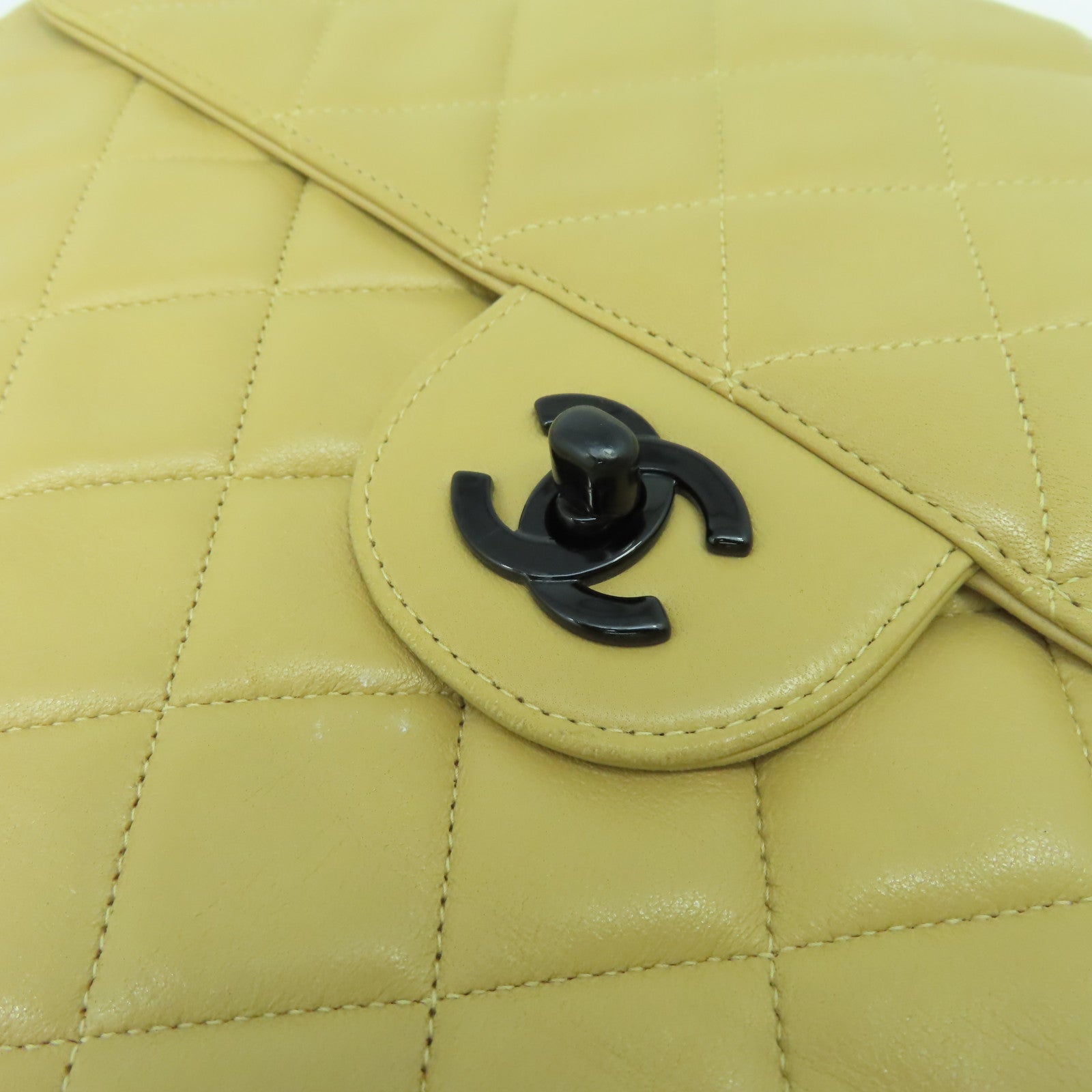 CHANEL 菱格牛皮皮革Chain Shoulder Bag鏈帶肩背袋米色