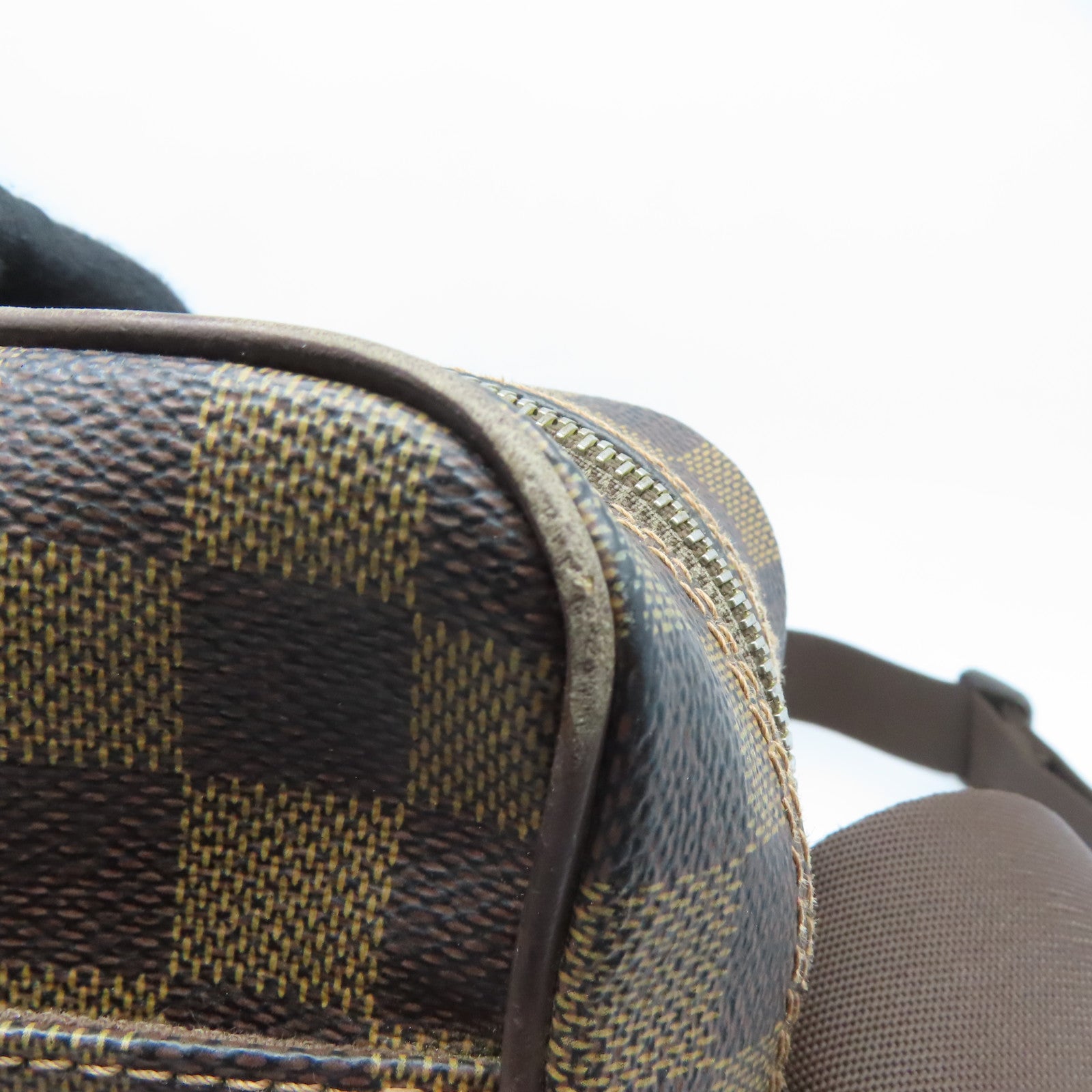 LOUIS VUITTON Damier Olav PM金扣肩背袋啡色