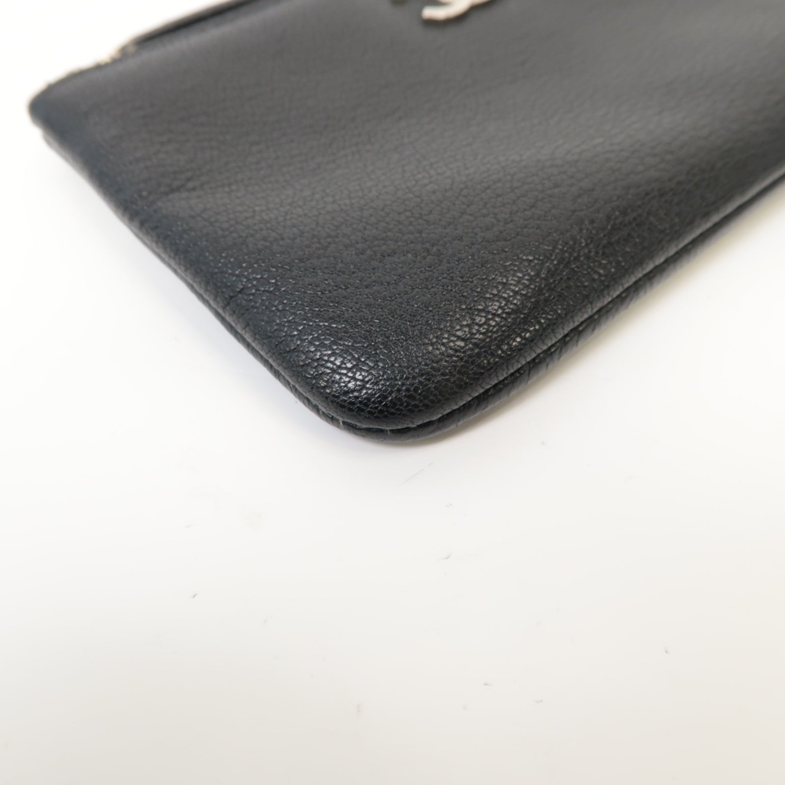 CHANEL 牛皮皮革Mini Pouch銀扣手拿包黑色