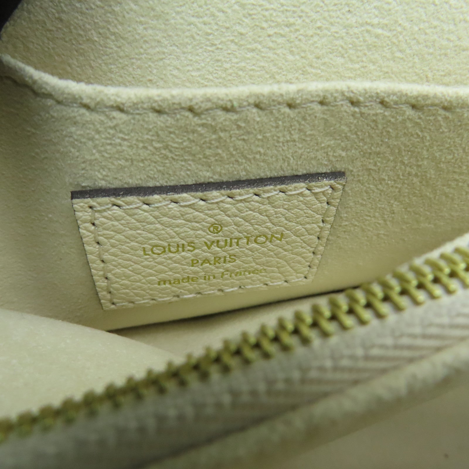 LOUIS VUITTON Monogram Empreinte Madeleine BB gold buckle shoulder shoulder bag white