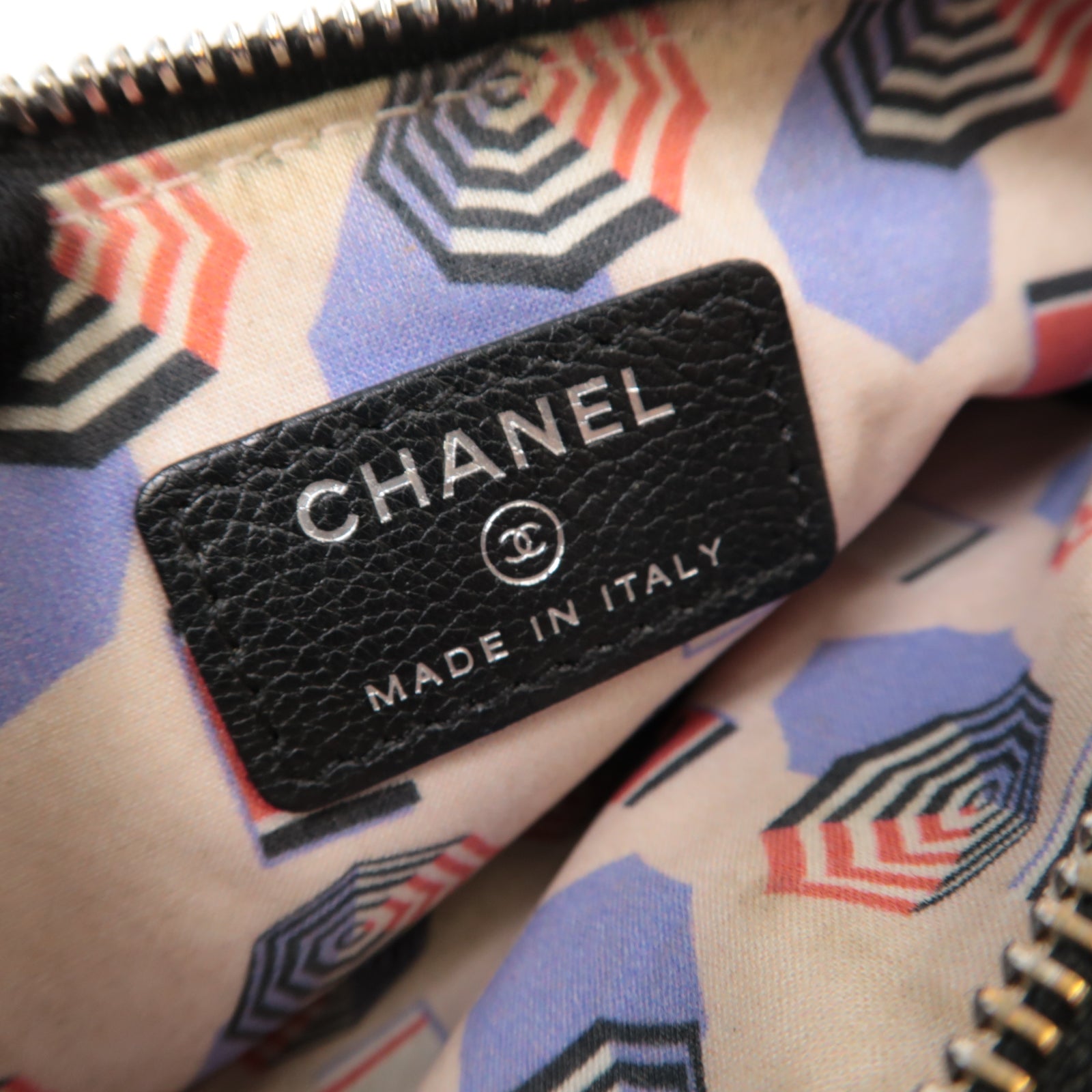 CHANEL 牛皮皮革Mini Pouch銀扣手拿包黑色