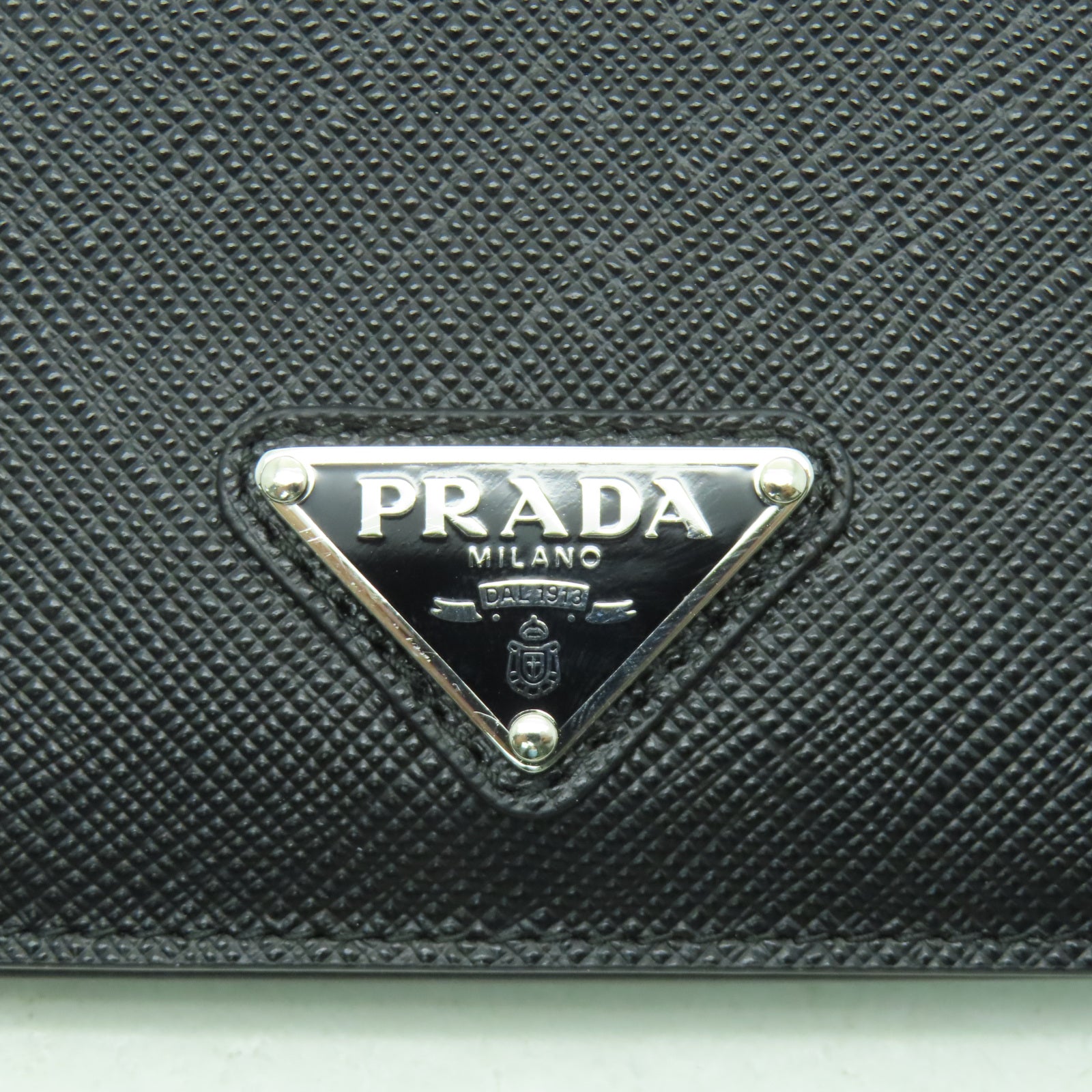 PRADA Saffiano皮革Card Holder銀扣卡片套黑色