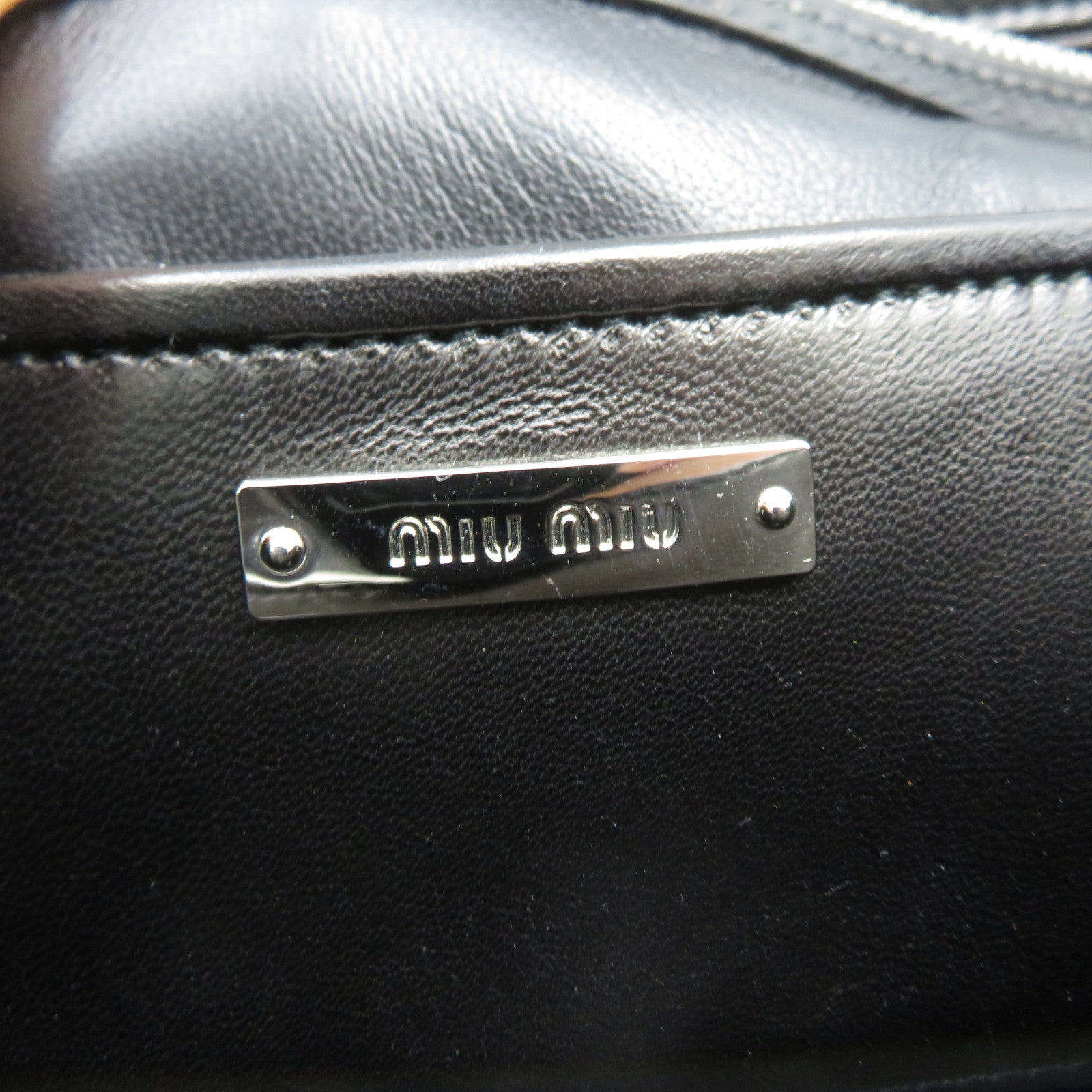 Miu Miu 牛皮皮革Chain Shoulder銀扣鏈帶肩背袋黑色