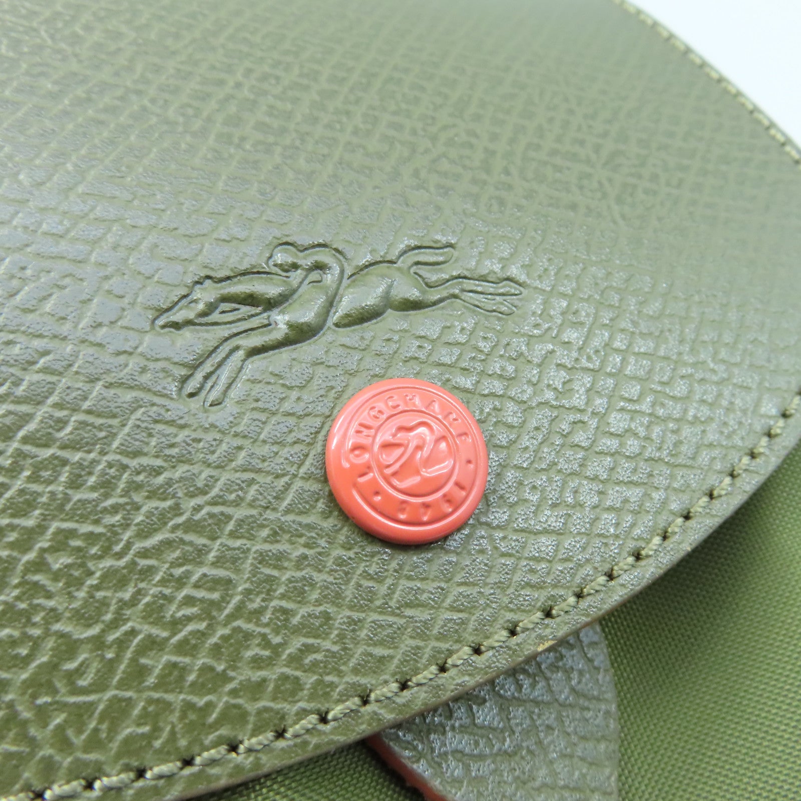 Longchamp 尼龙Backpack银扣背包绿色