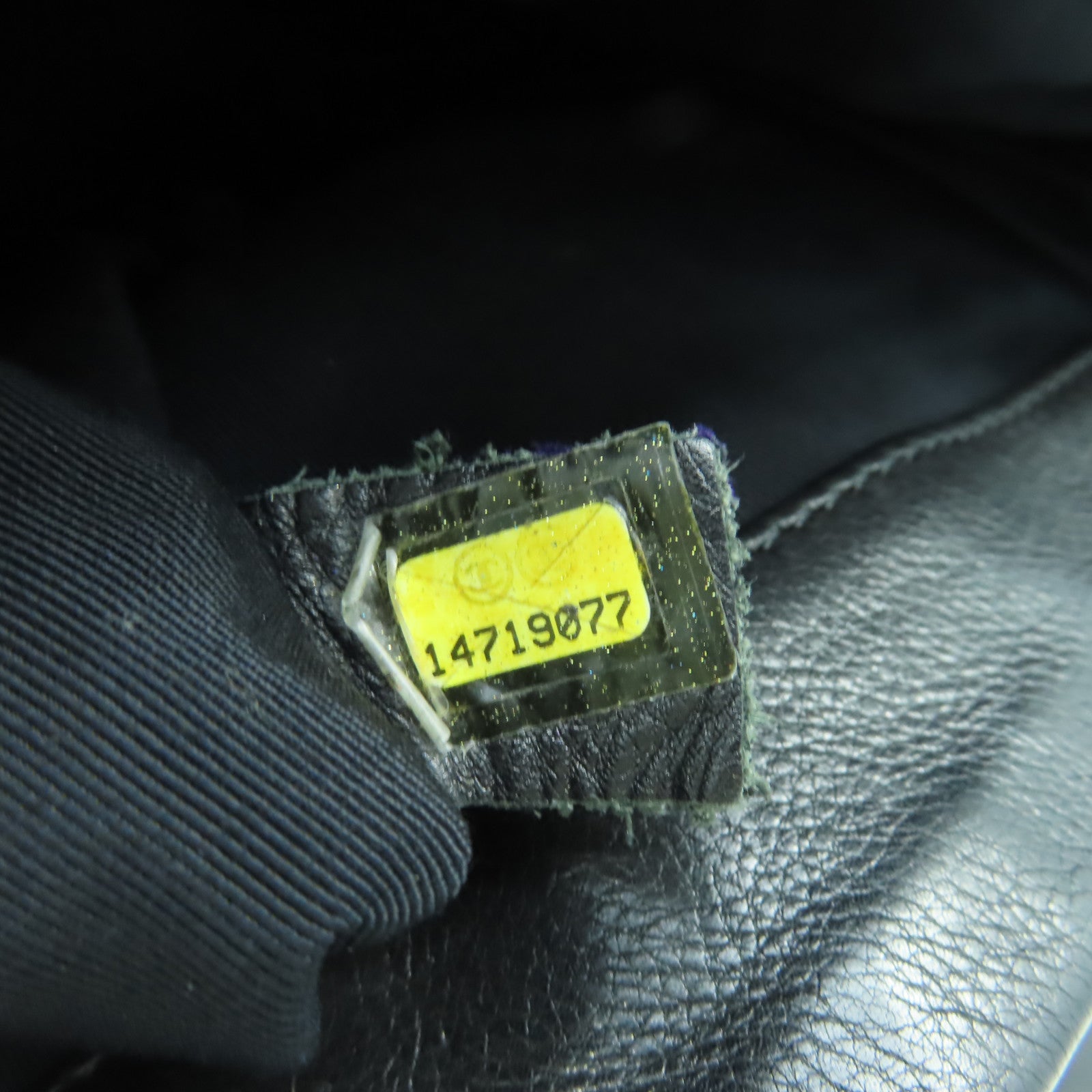 CHANEL 菱格牛皮皮革Chain Shoulder Bag金扣鏈帶肩背袋黑色