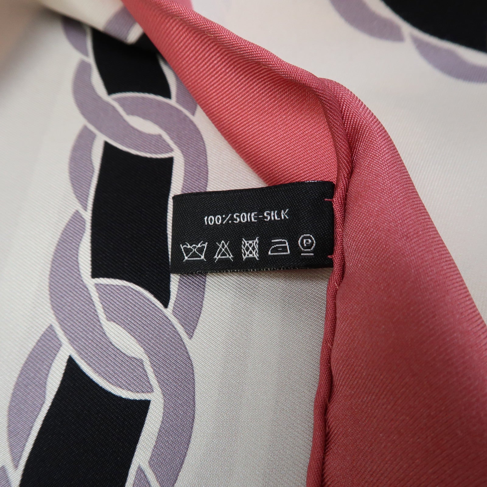CHANEL 絲質Scarf 90x90cm絲巾粉紅色/白色/黑色