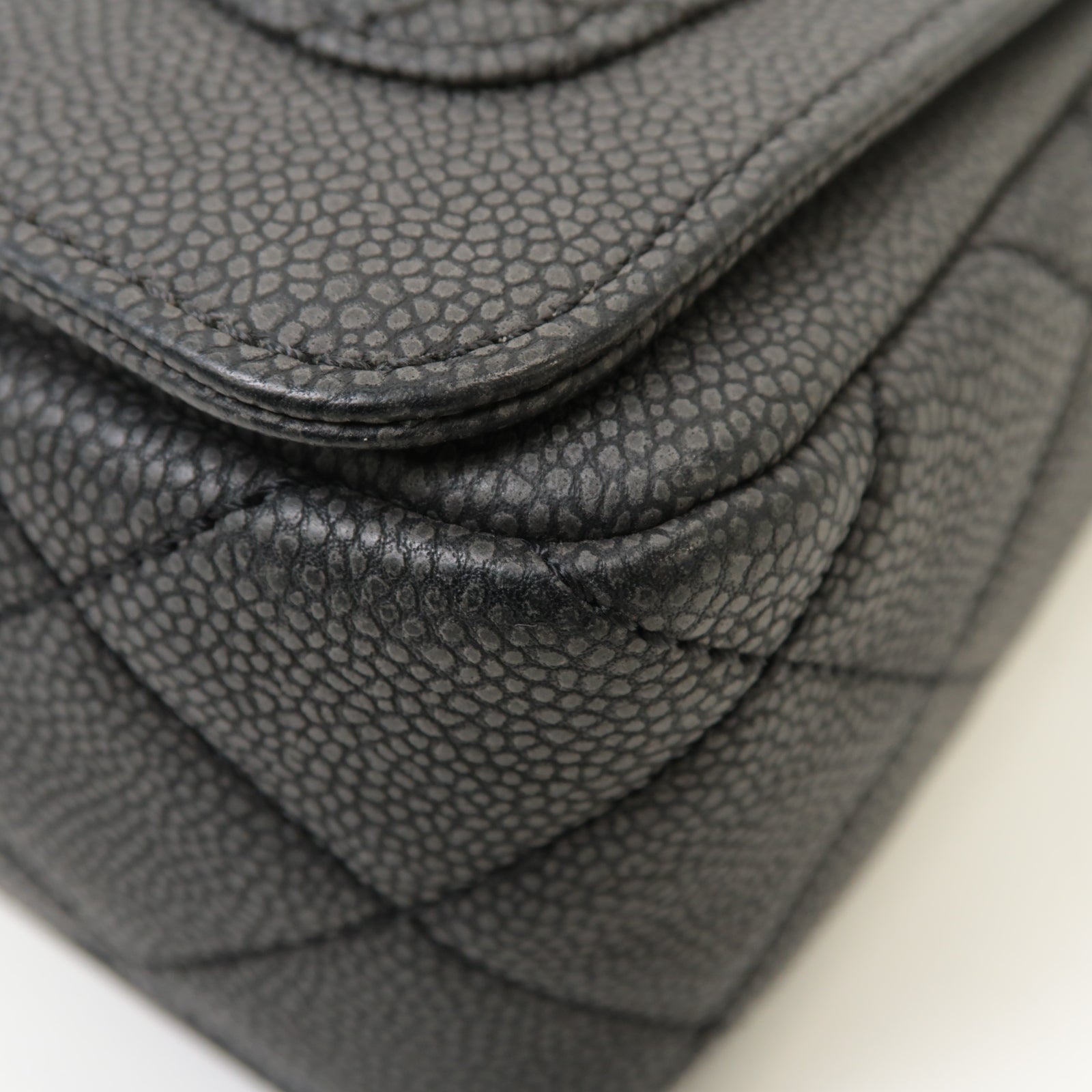 CHANEL 菱格Caviar皮革Chain Shoulder銀扣鏈帶肩背袋灰色