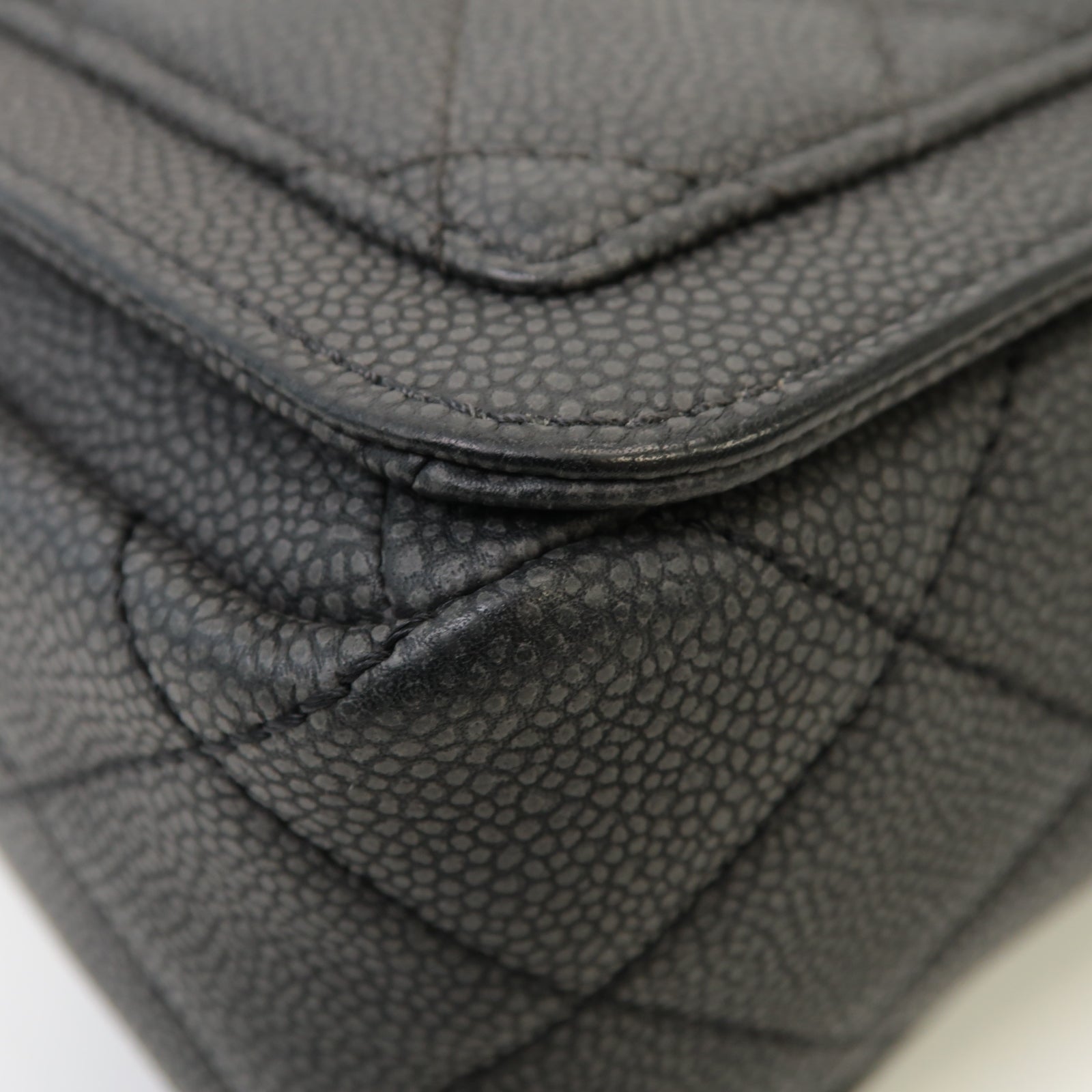 CHANEL 菱格Caviar皮革Chain Shoulder銀扣鏈帶肩背袋灰色