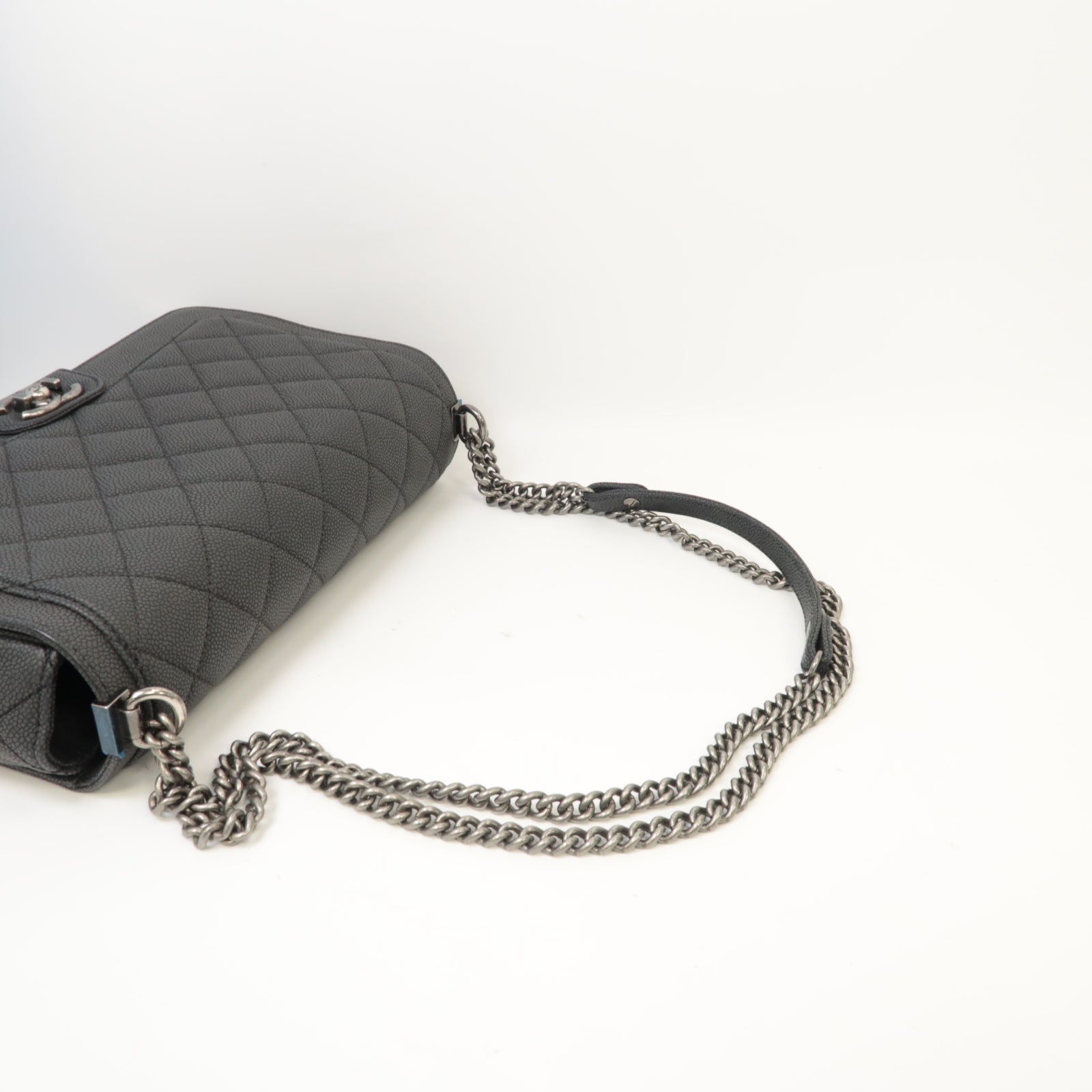 CHANEL 菱格Caviar皮革Chain Shoulder銀扣鏈帶肩背袋灰色
